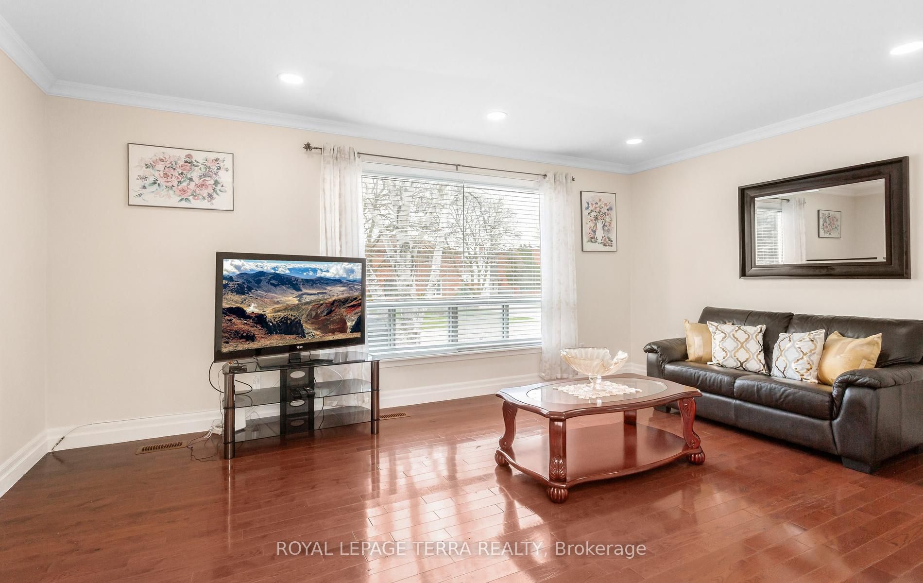 2475 Brookhurst Road Property Photo 3