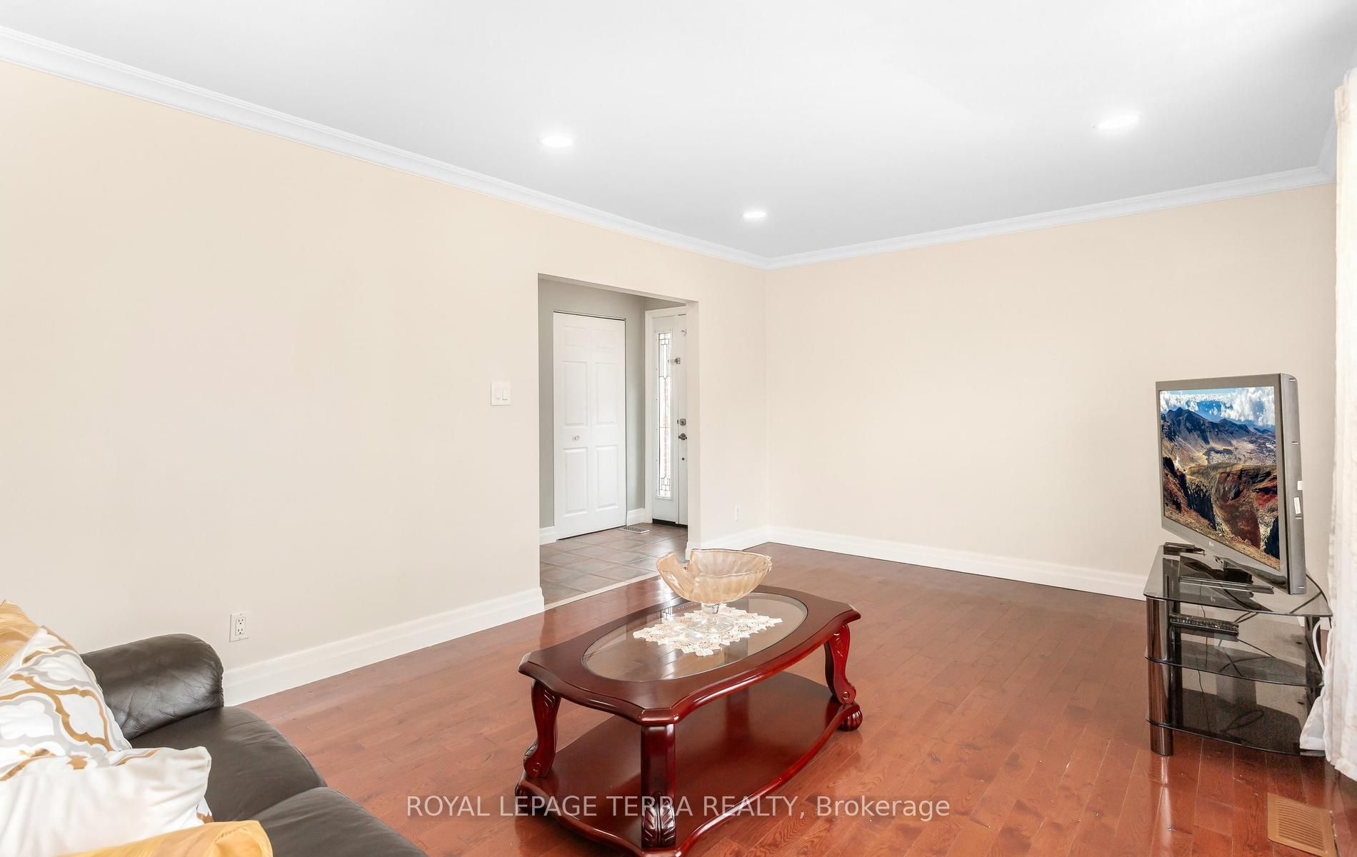 2475 Brookhurst Road Property Photo 4