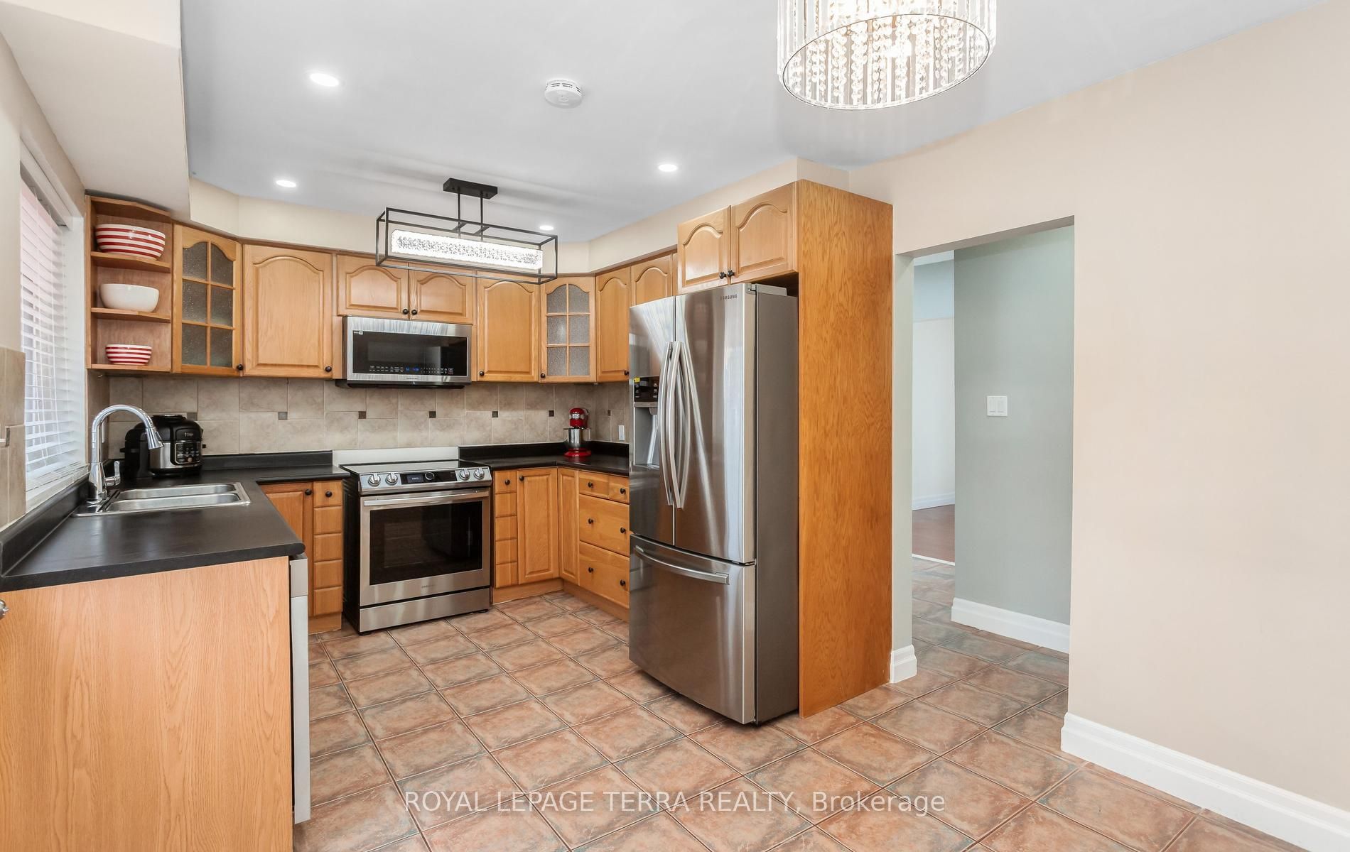 2475 Brookhurst Road Property Photo 6