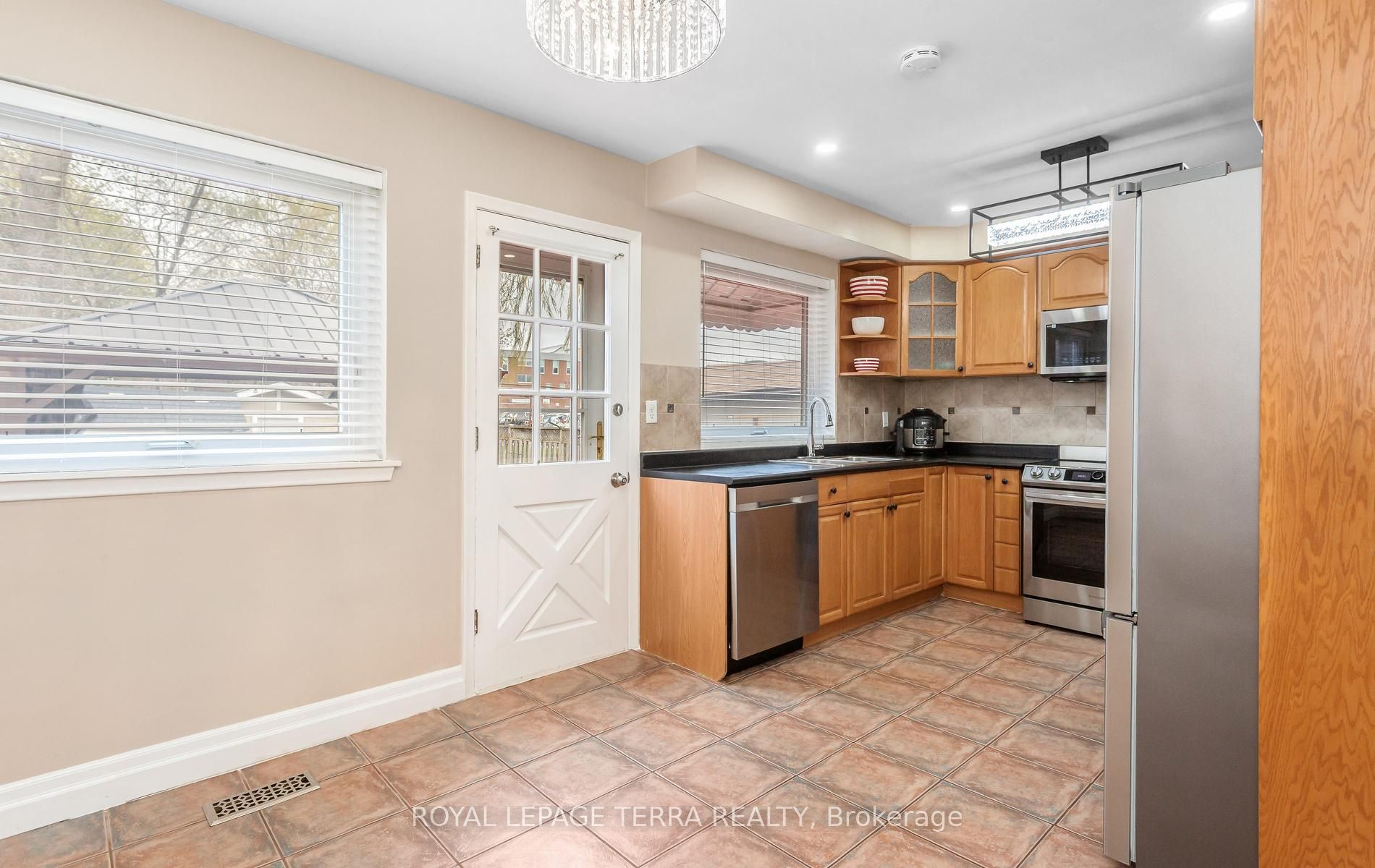 2475 Brookhurst Road Property Photo 7