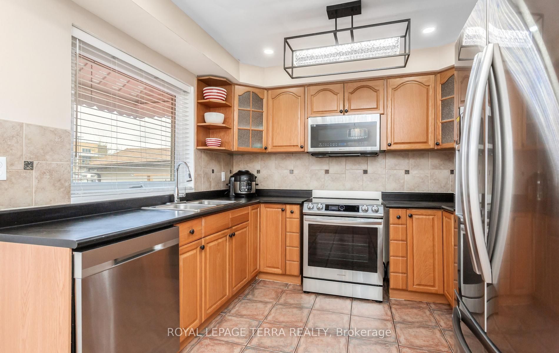 2475 Brookhurst Road Property Photo 8