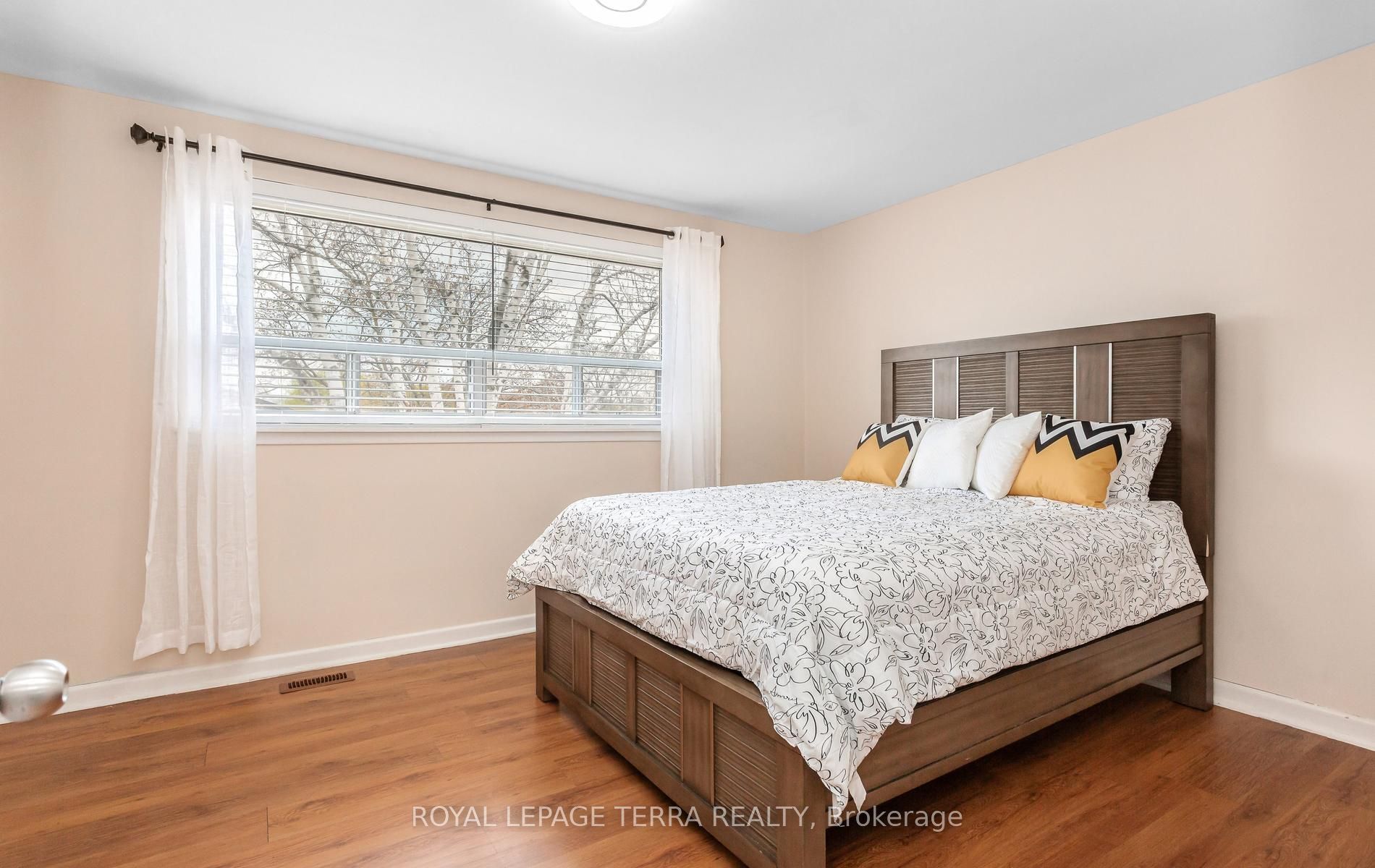 2475 Brookhurst Road Property Photo 12