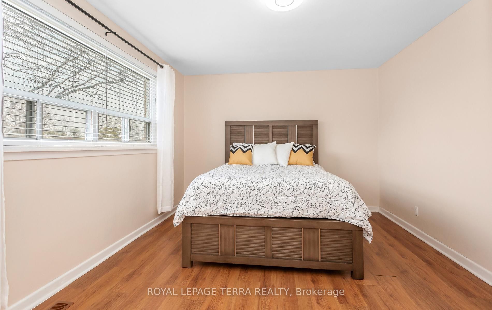 2475 Brookhurst Road Property Photo 13