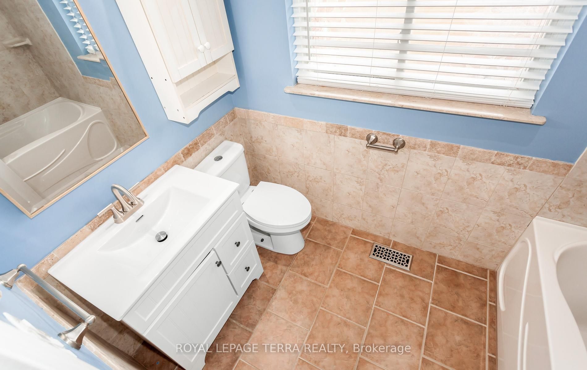2475 Brookhurst Road Property Photo 16