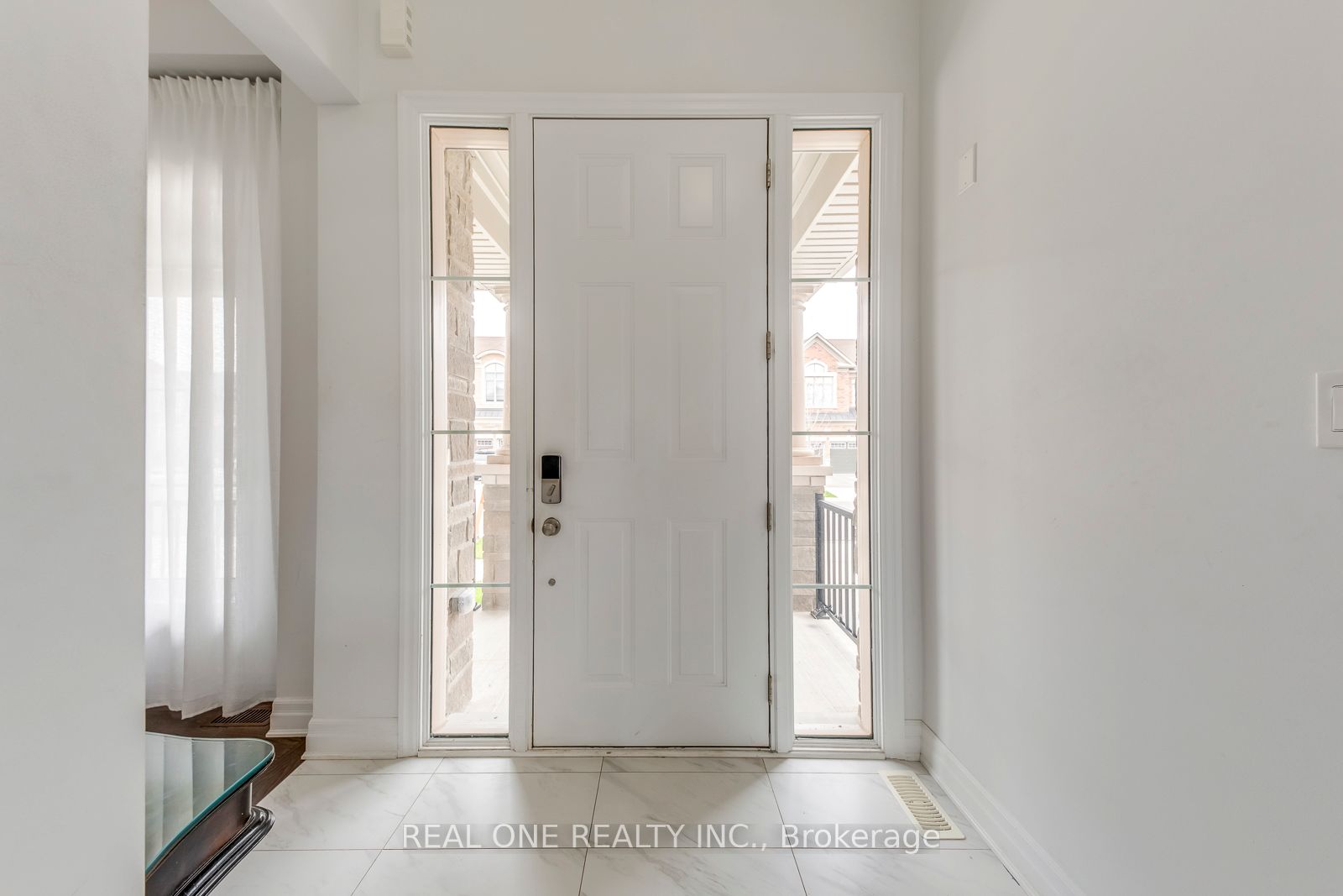 1079 John Laird Circle Property Photo 3