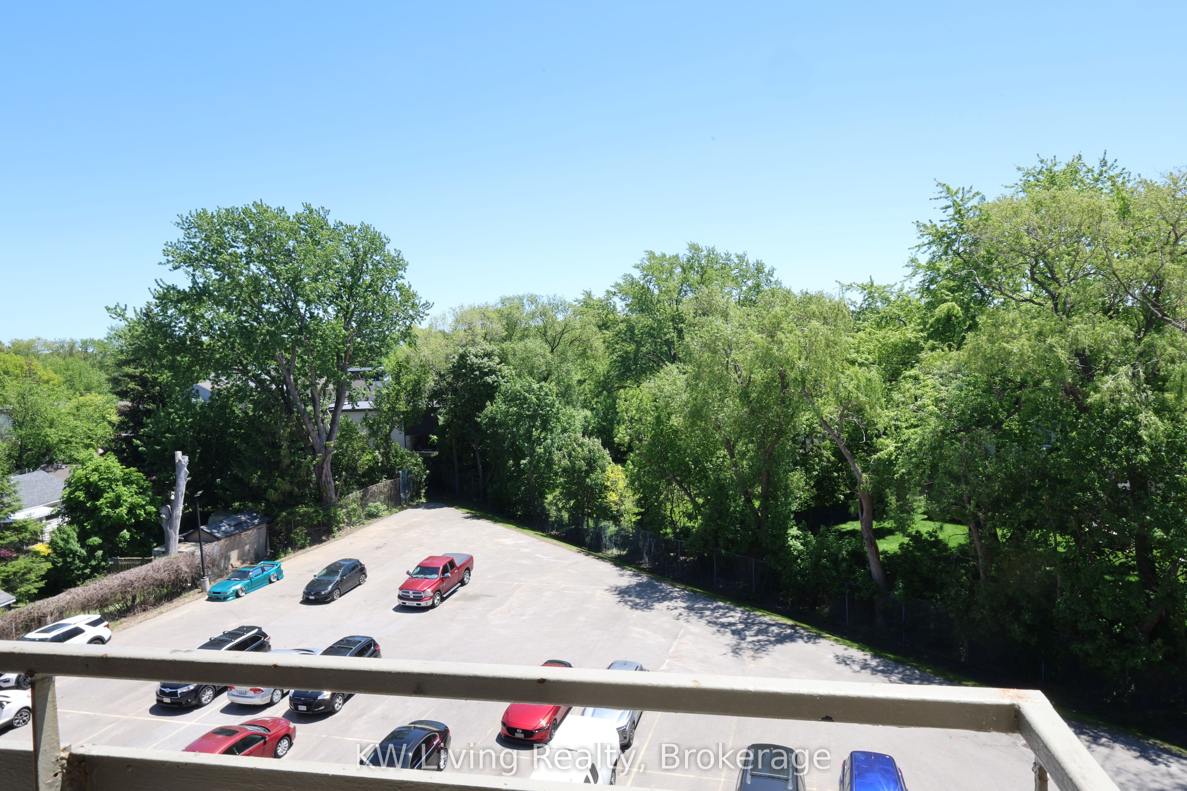480 Lakeshore Road E 506 Property Photo 8