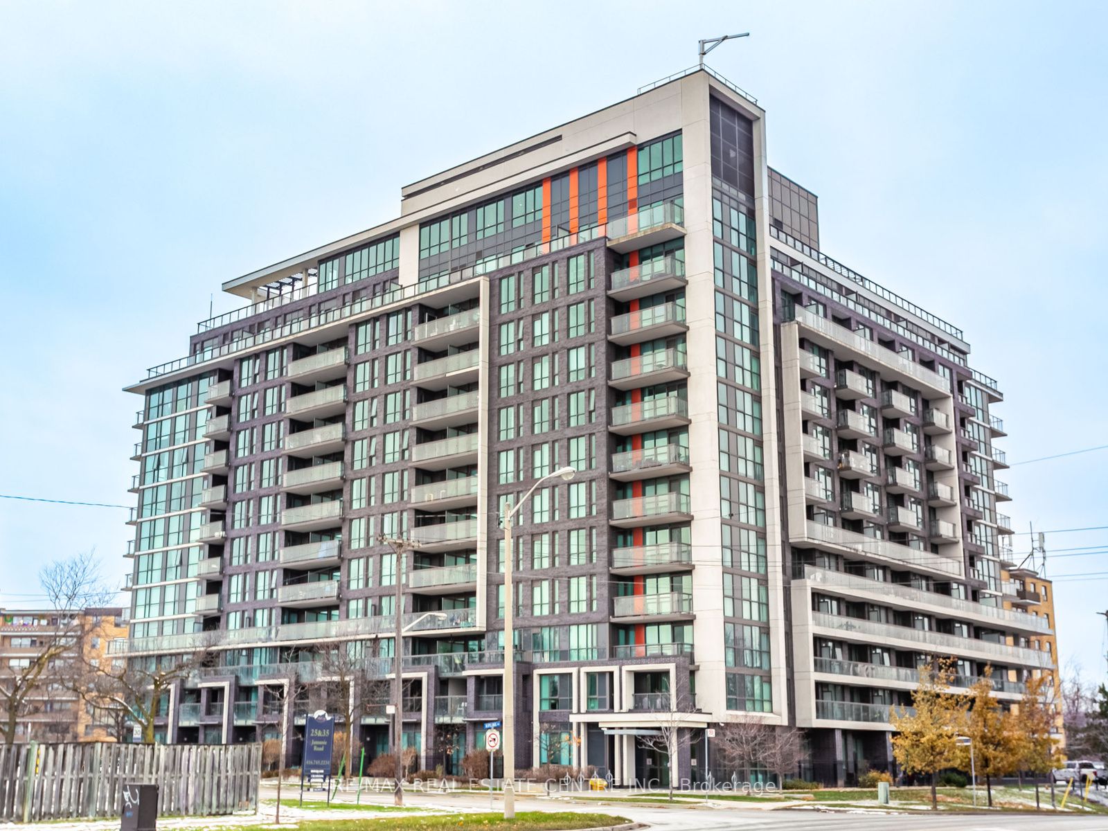 80 Esther Lorrie Drive 720 Property Photo 1