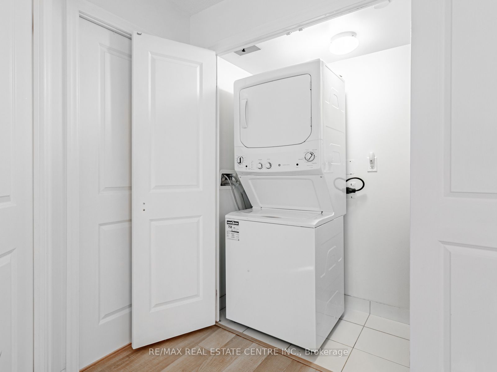 80 Esther Lorrie Drive 720 Property Photo 23