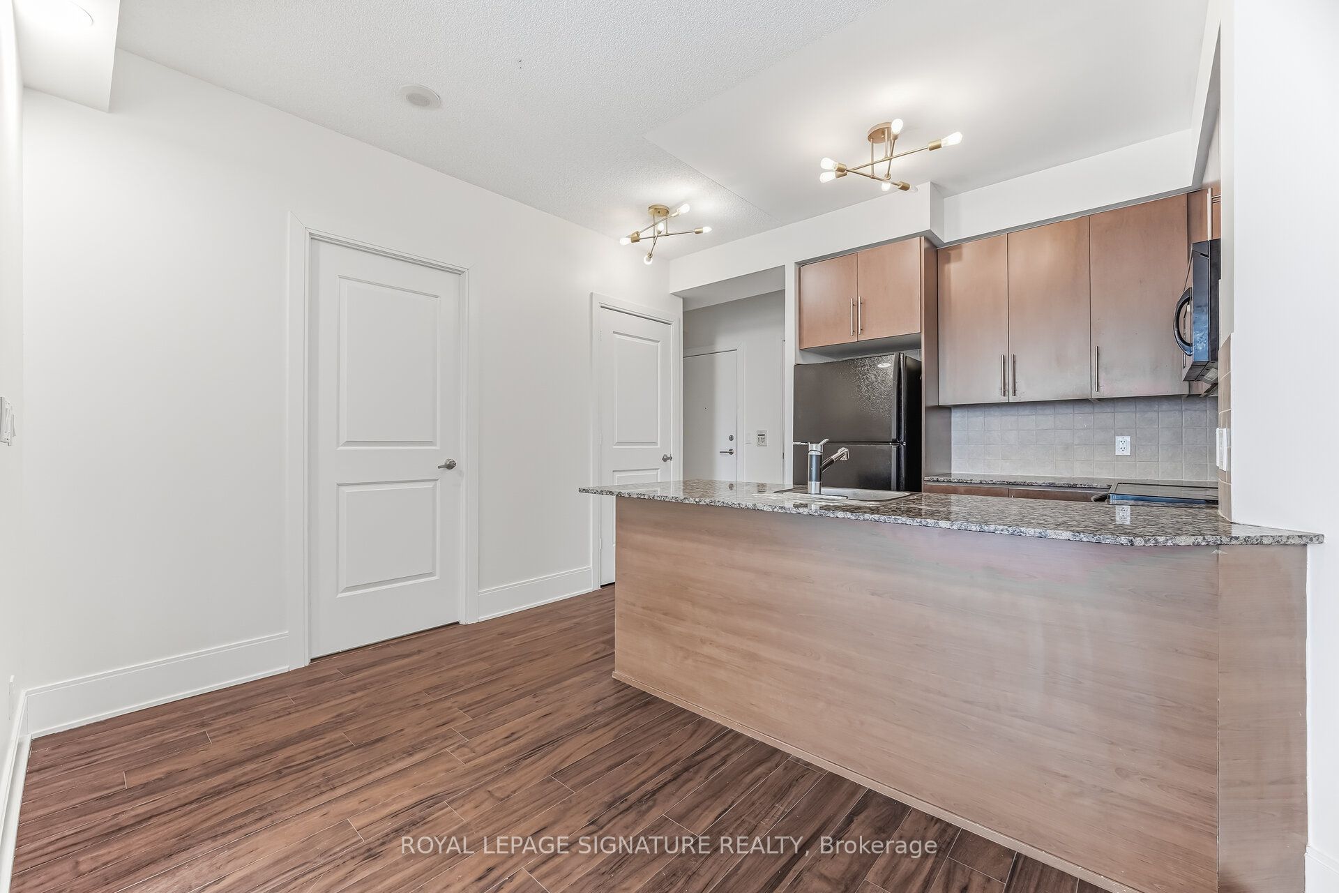 330 Burnhamthorpe Road W 1402 Property Photo 12
