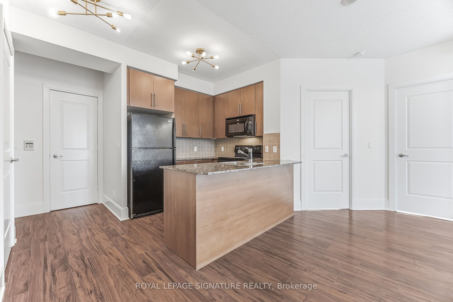 330 Burnhamthorpe Road W 1402 Property Photo 13
