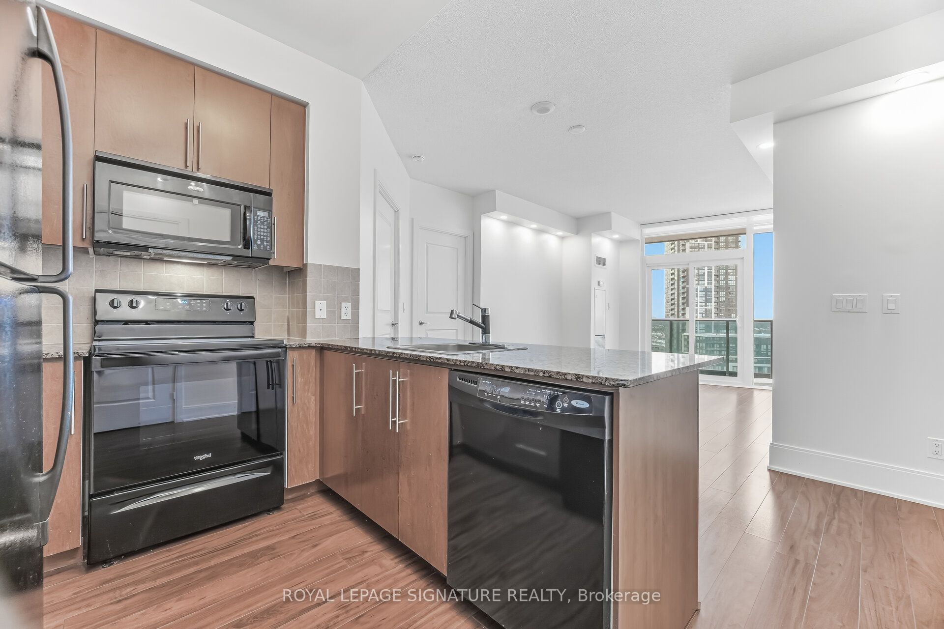 330 Burnhamthorpe Road W 1402 Property Photo 16