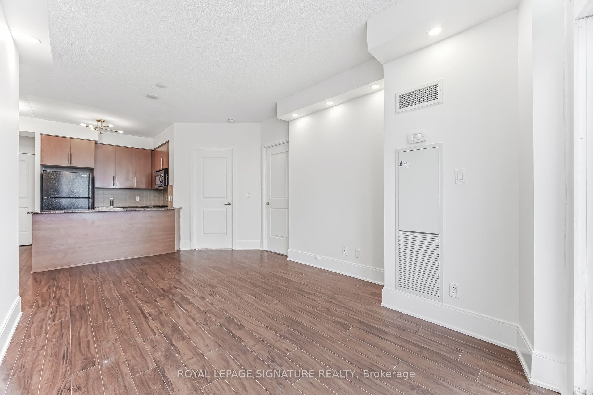 330 Burnhamthorpe Road W 1402 Property Photo 18