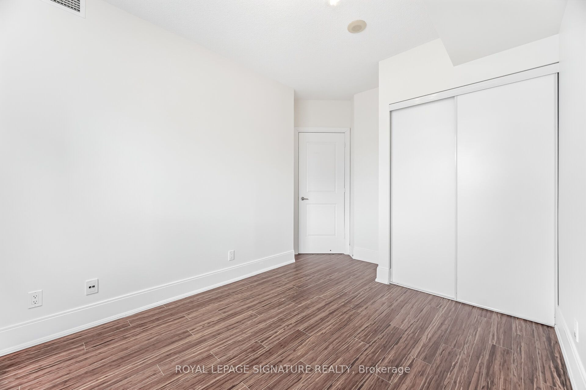 330 Burnhamthorpe Road W 1402 Property Photo 29