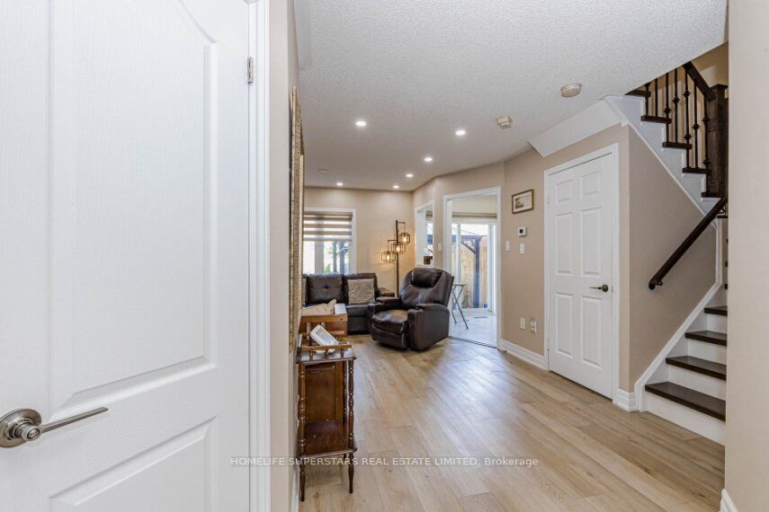 50 Culture Crescent Property Photo 6