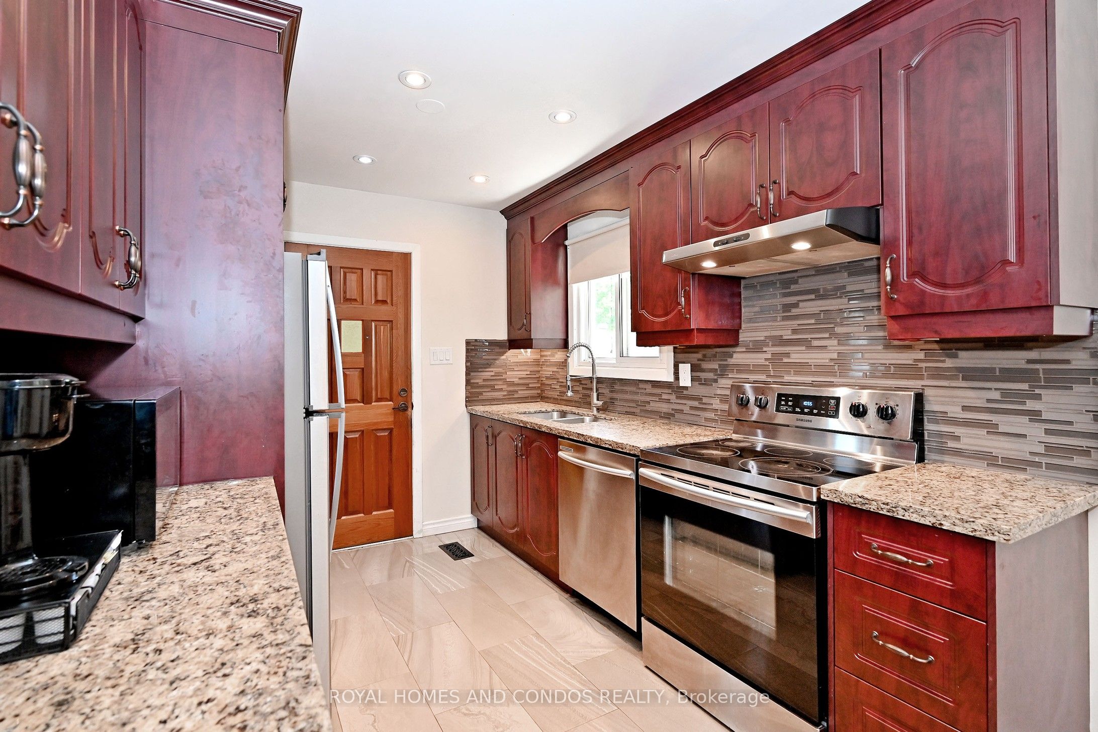 6 Raylawn Crescent Property Photo 18
