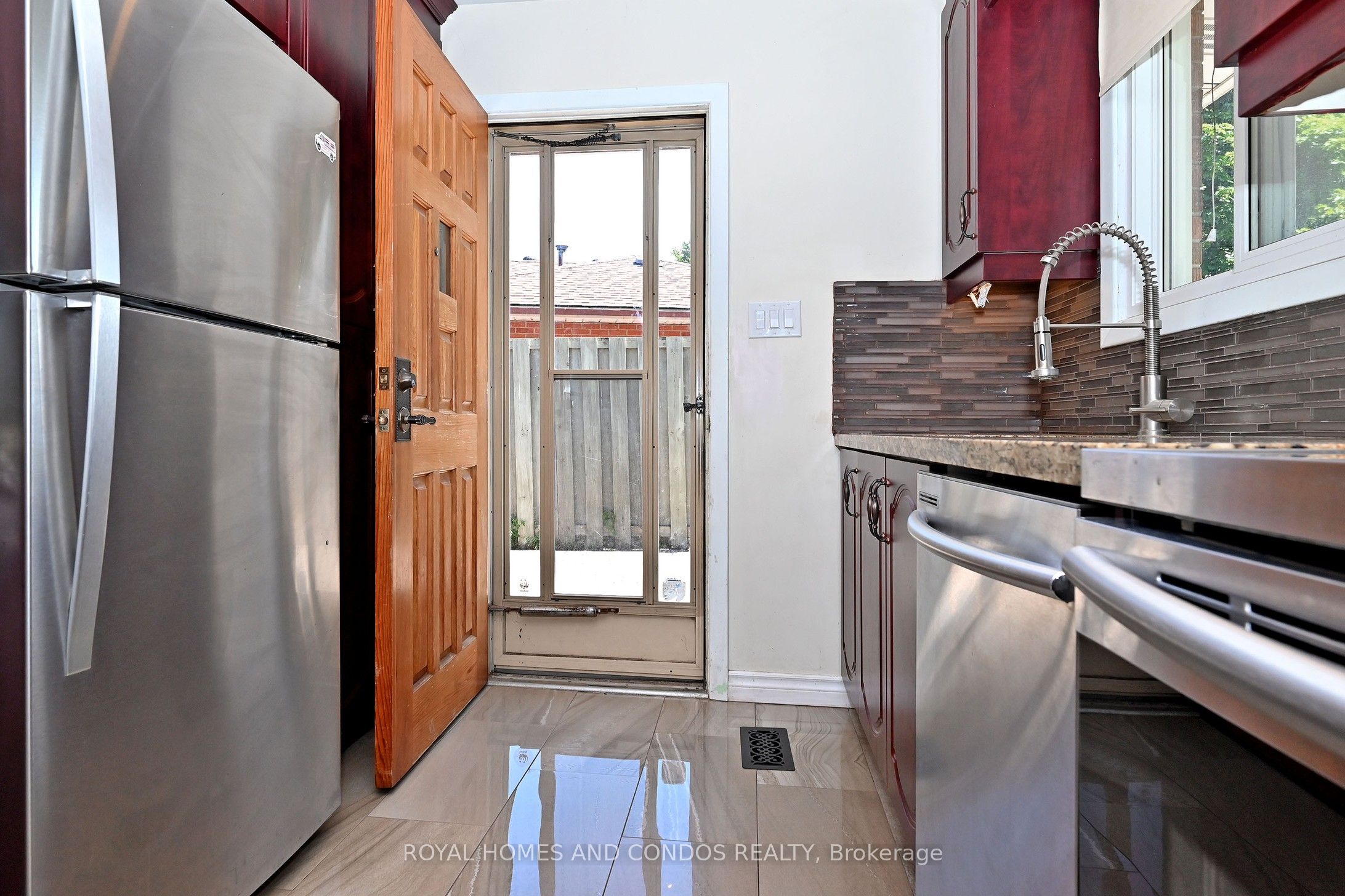 6 Raylawn Crescent Property Photo 22