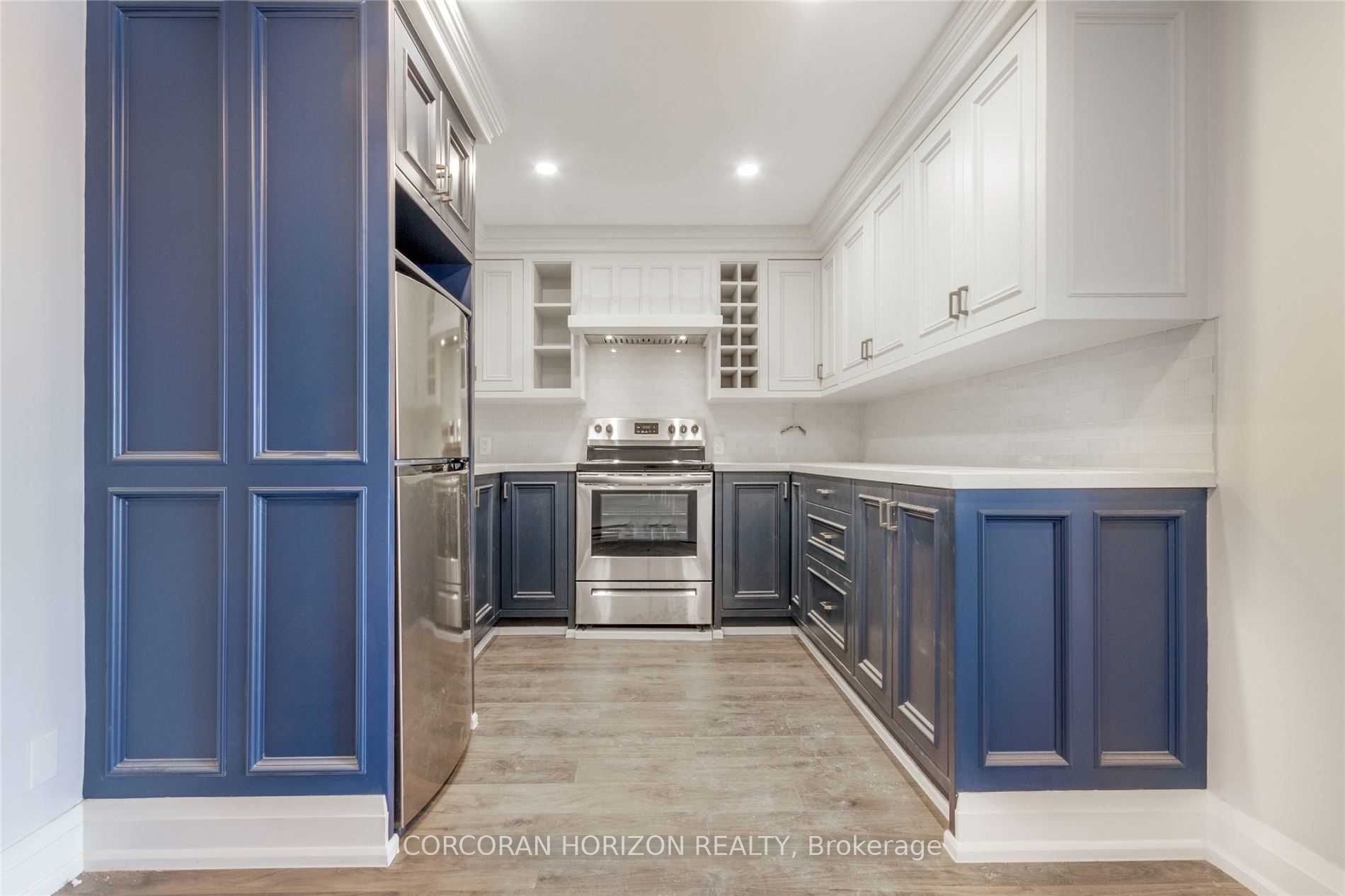 2261 Dundas Street W Property Photo 14