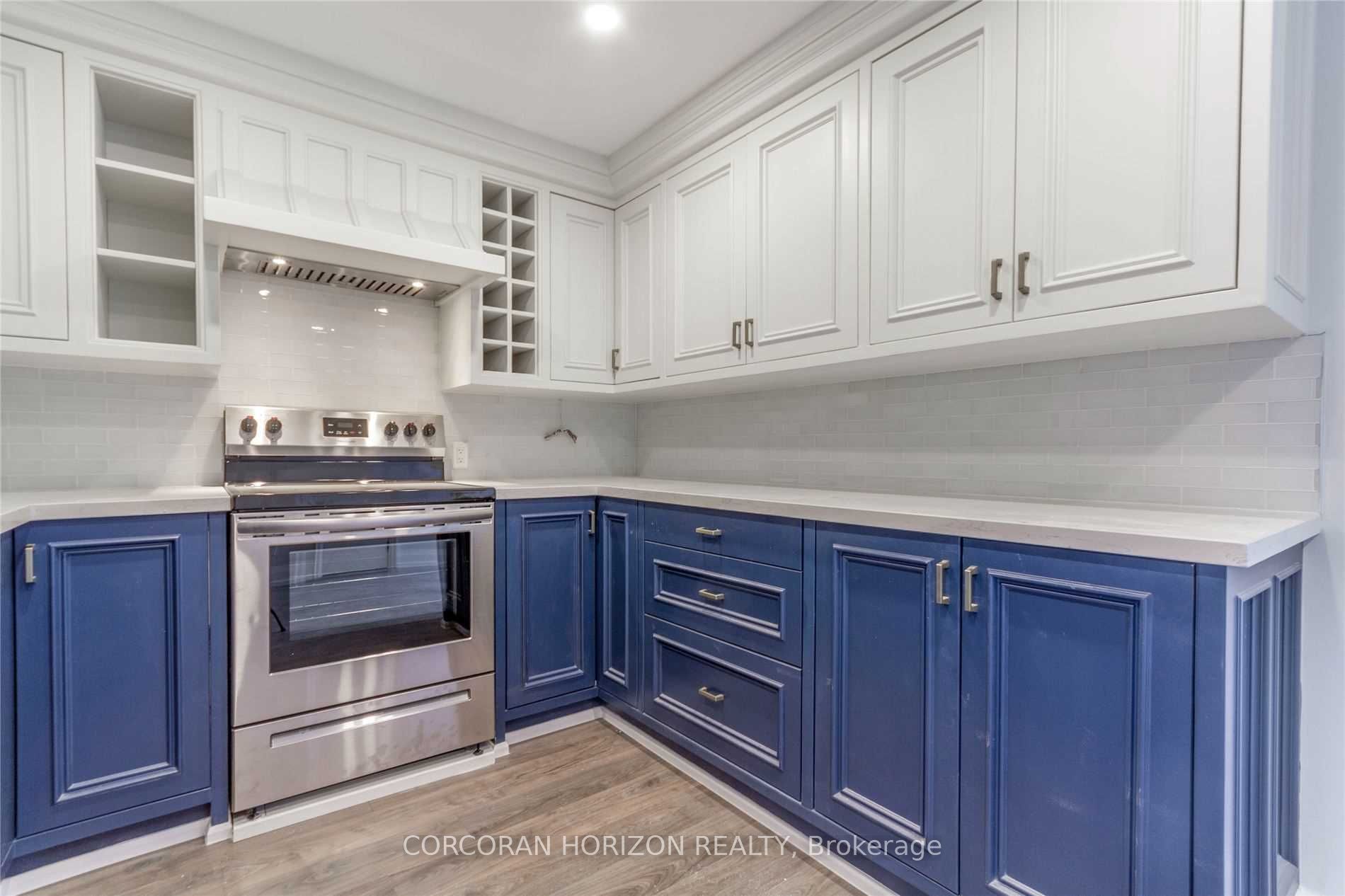 2261 Dundas Street W Property Photo 15