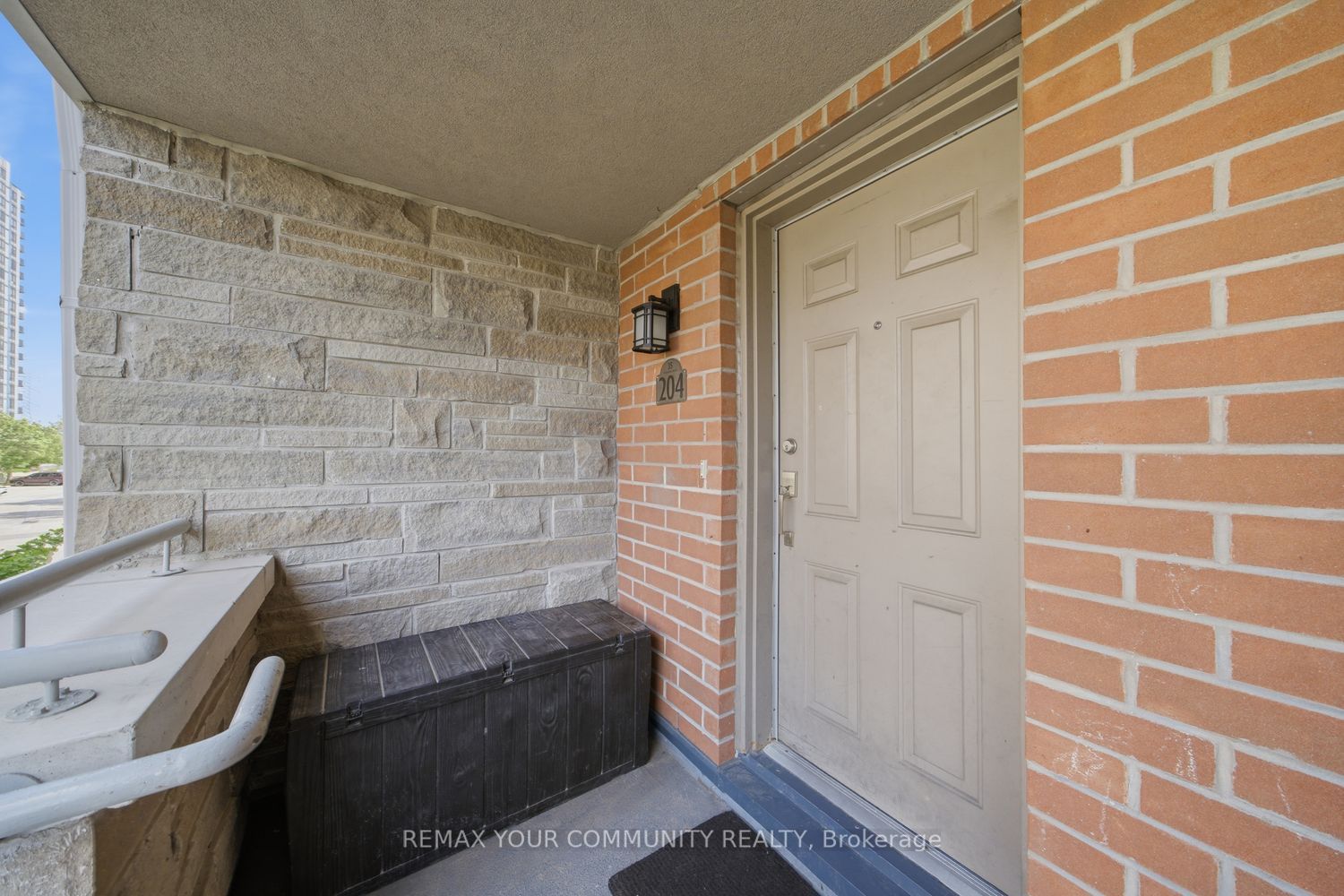 35 Richgrove Drive 204 Property Photo 5