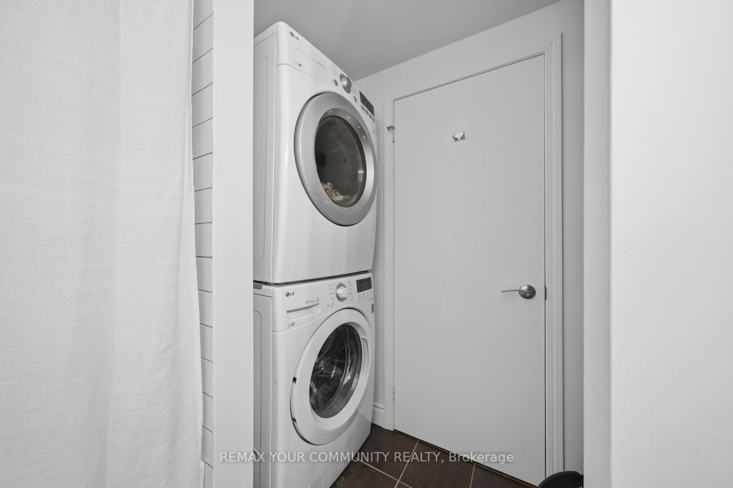 35 Richgrove Drive 204 Property Photo 43