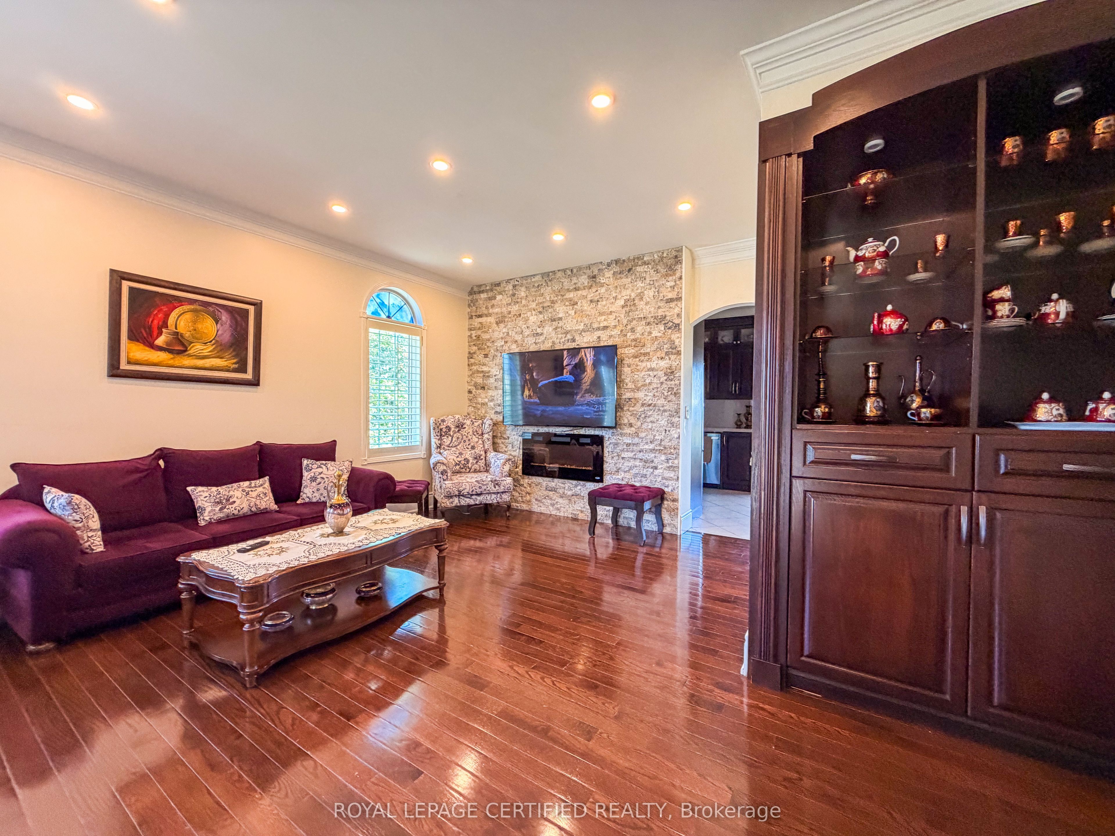 7349 Zinnia Place Property Photo 6