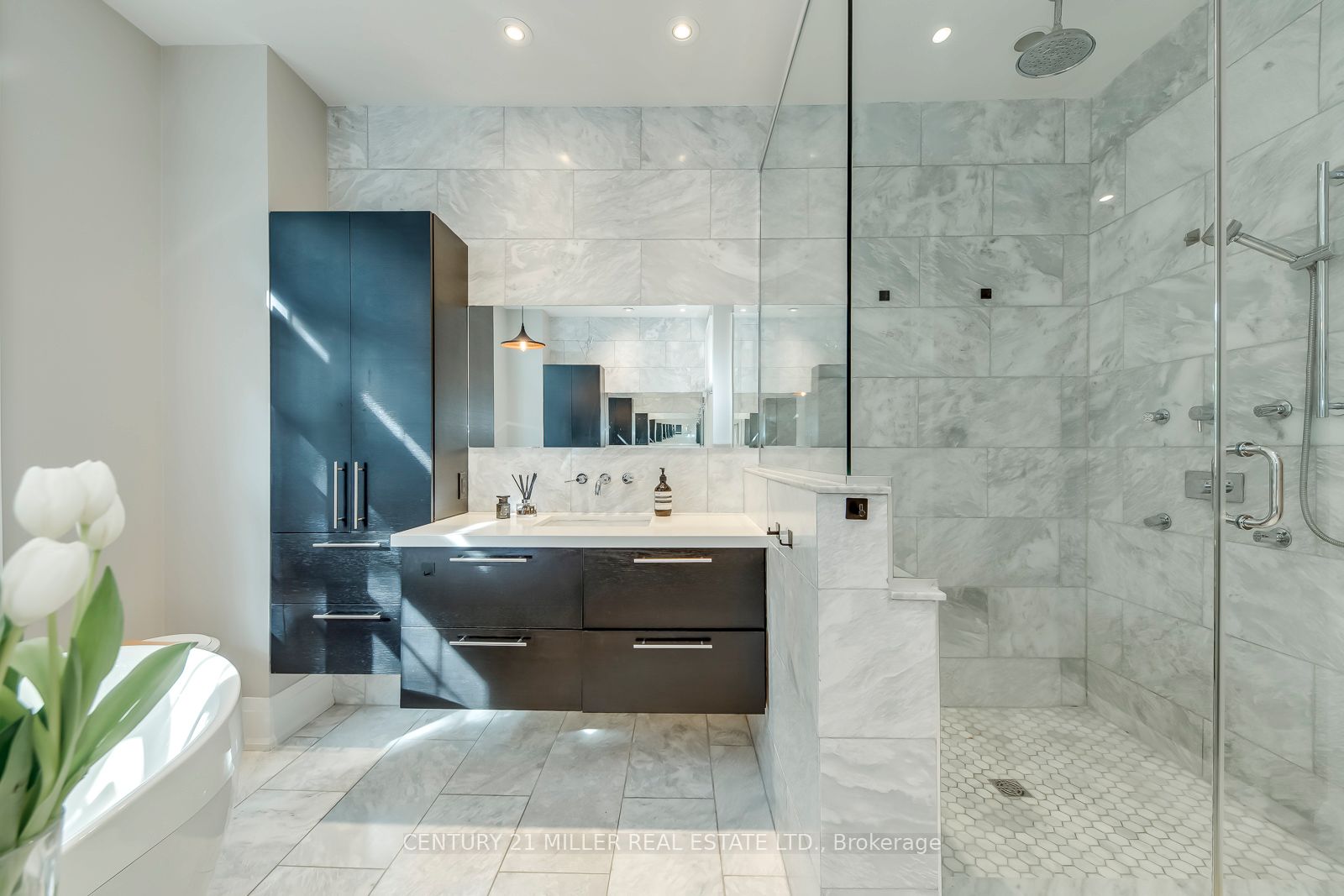 75 Charles Street Property Photo 23