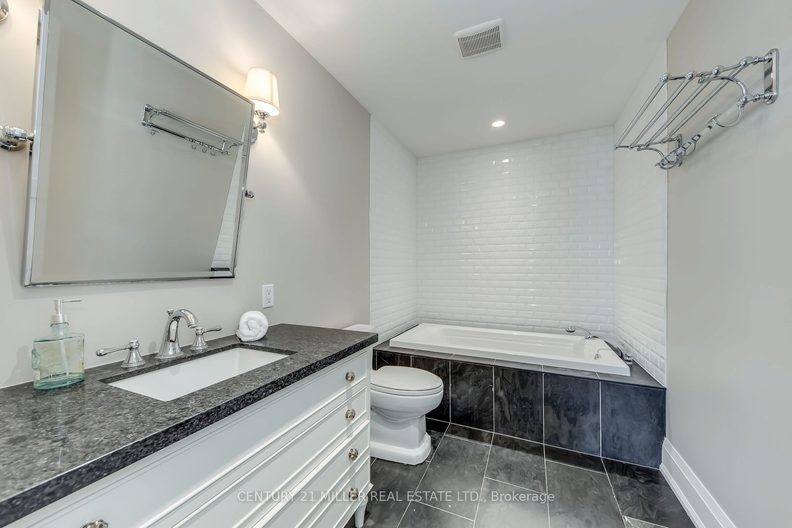 75 Charles Street Property Photo 29