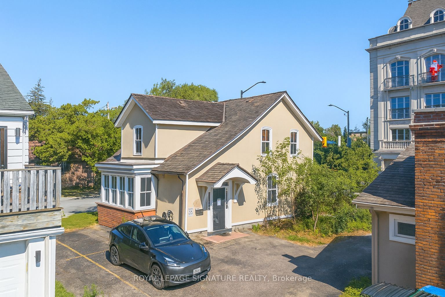 140 Trafalgar Road Property Photo 5