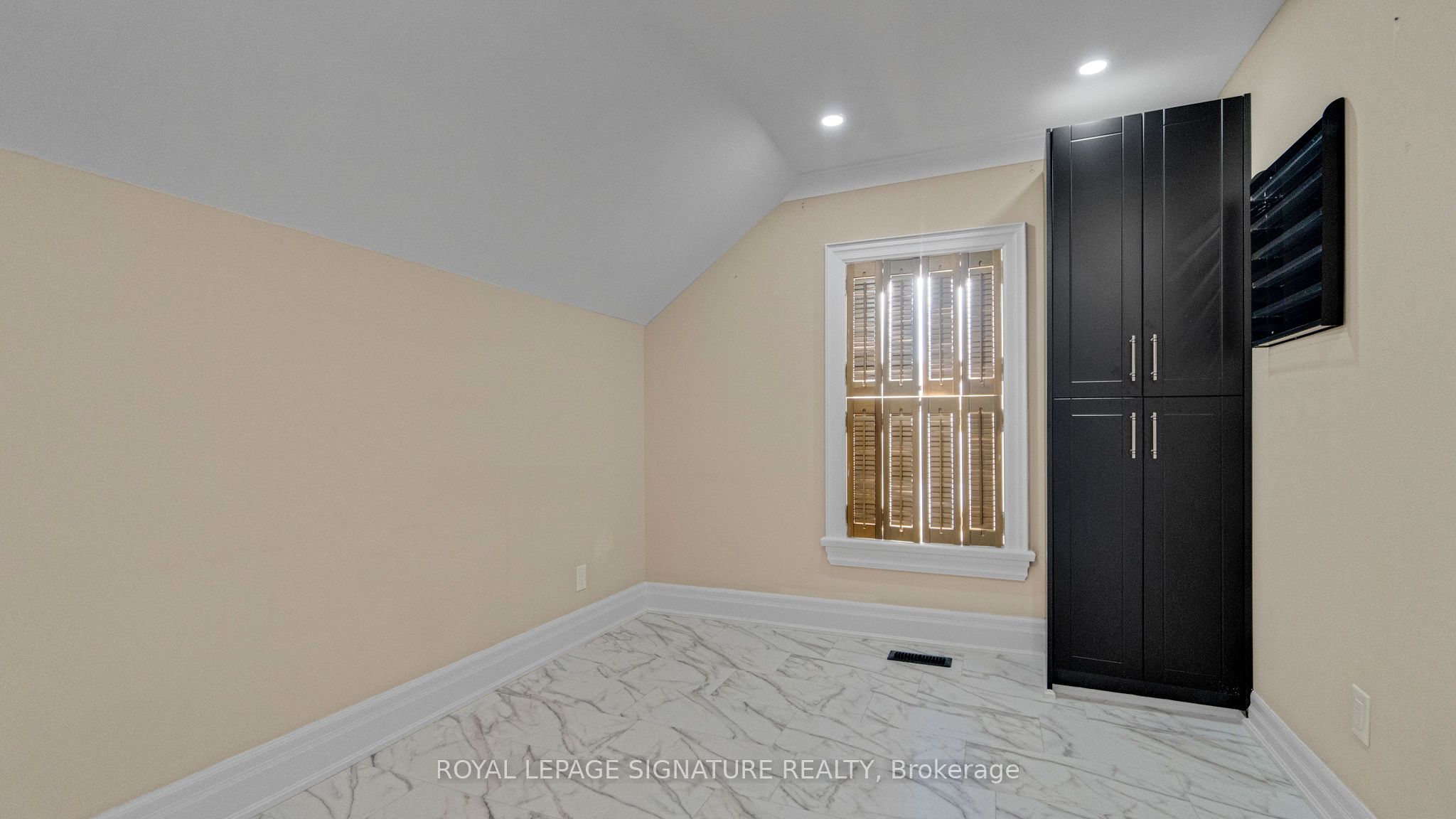 140 Trafalgar Road Property Photo 25