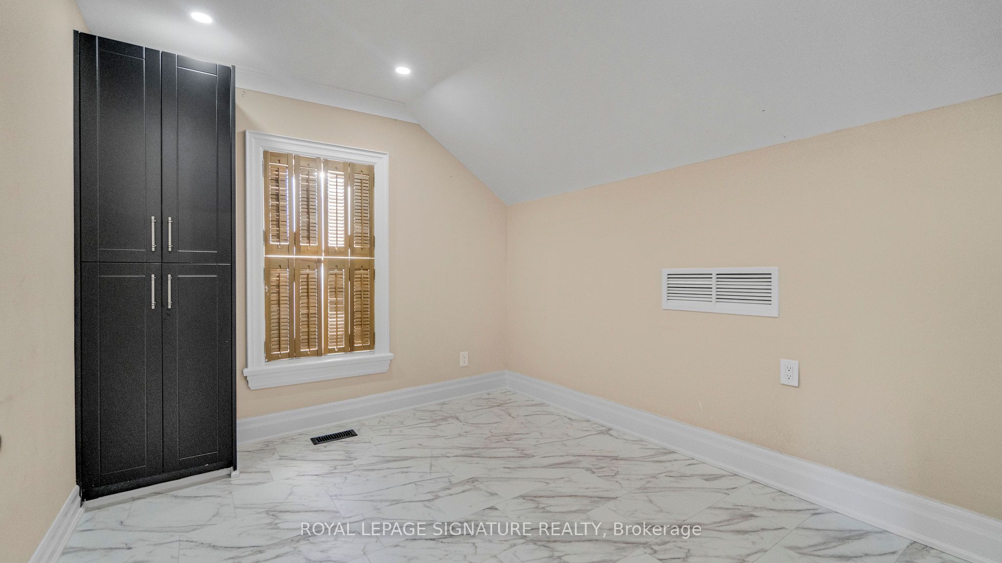140 Trafalgar Road Property Photo 27