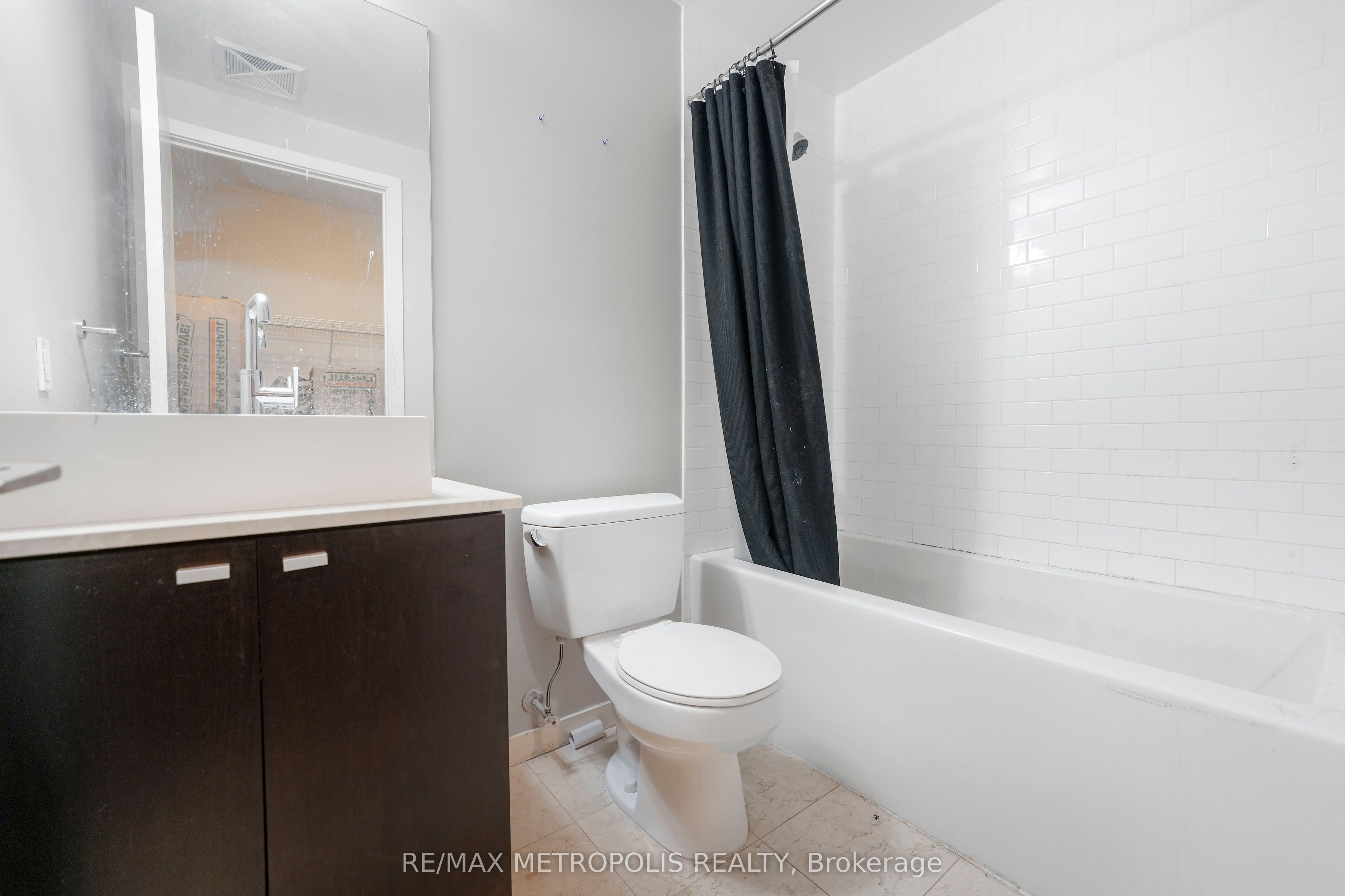 103 The Queensway Avenue 1414 Property Photo 25