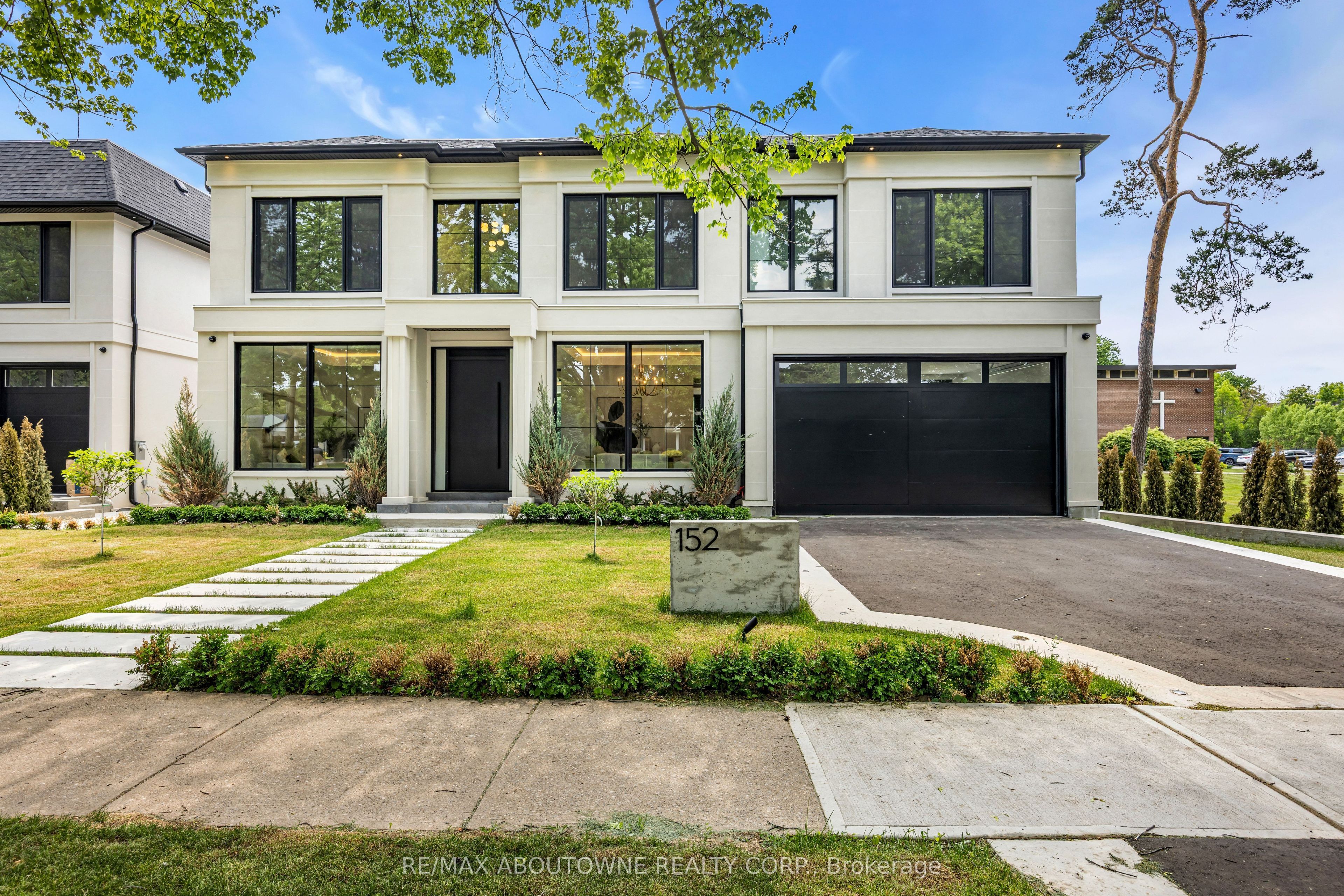 152 Third Line Property Photo 1