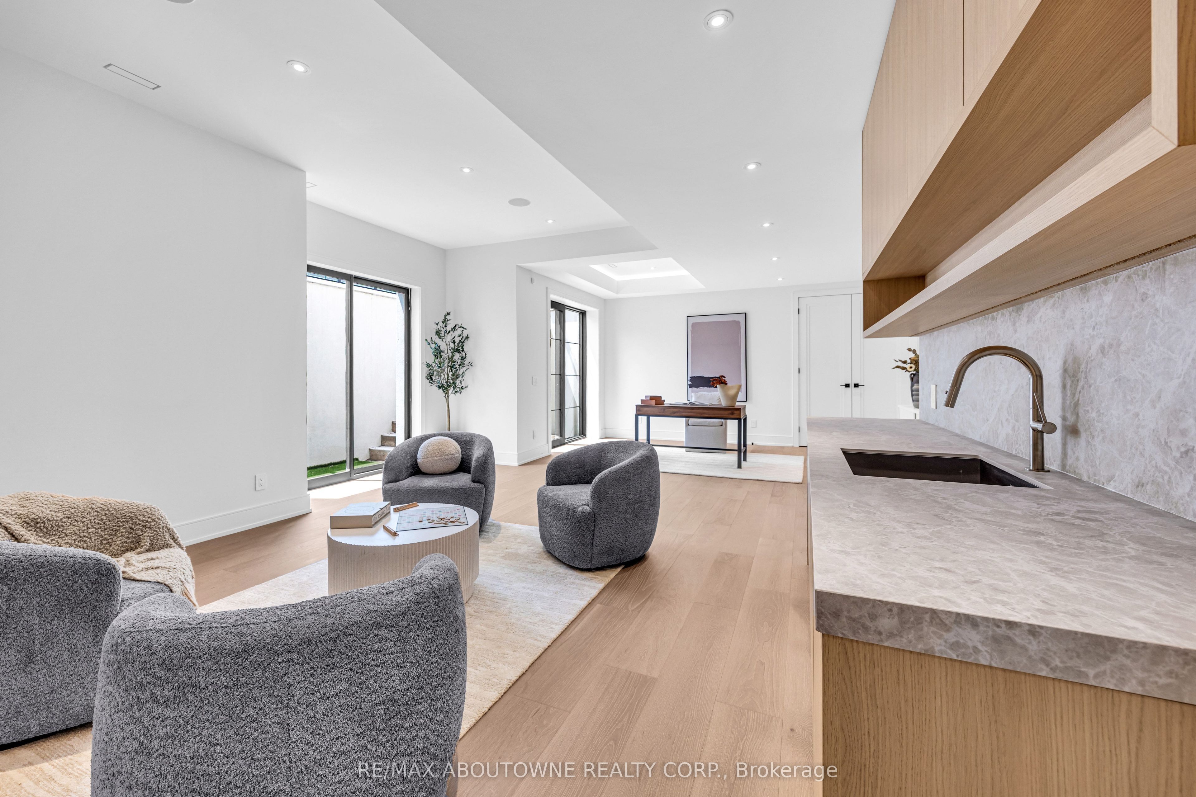 152 Third Line Property Photo 33
