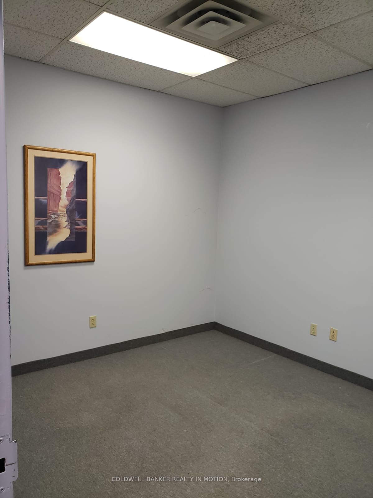 215 Traders Boulevard E #7 Property Photo 8