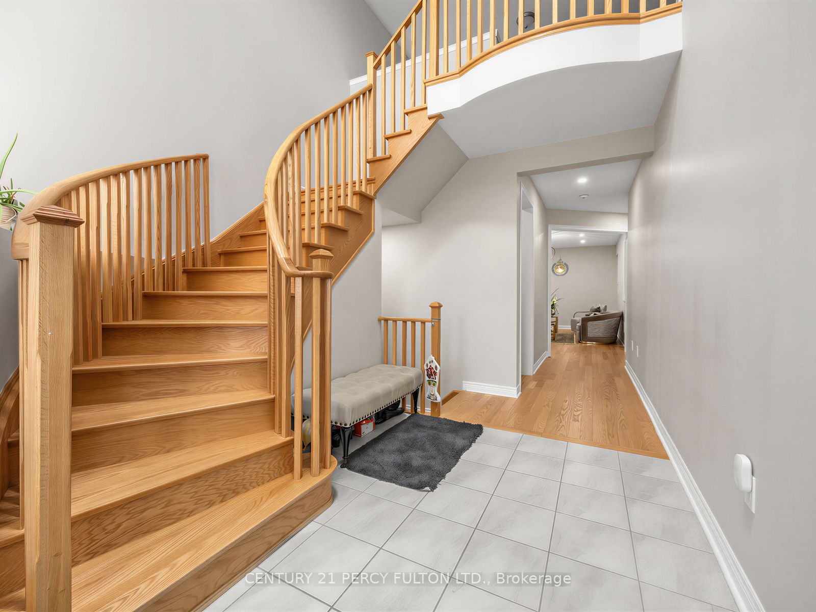 54 Farringdon Crescent Property Photo 2