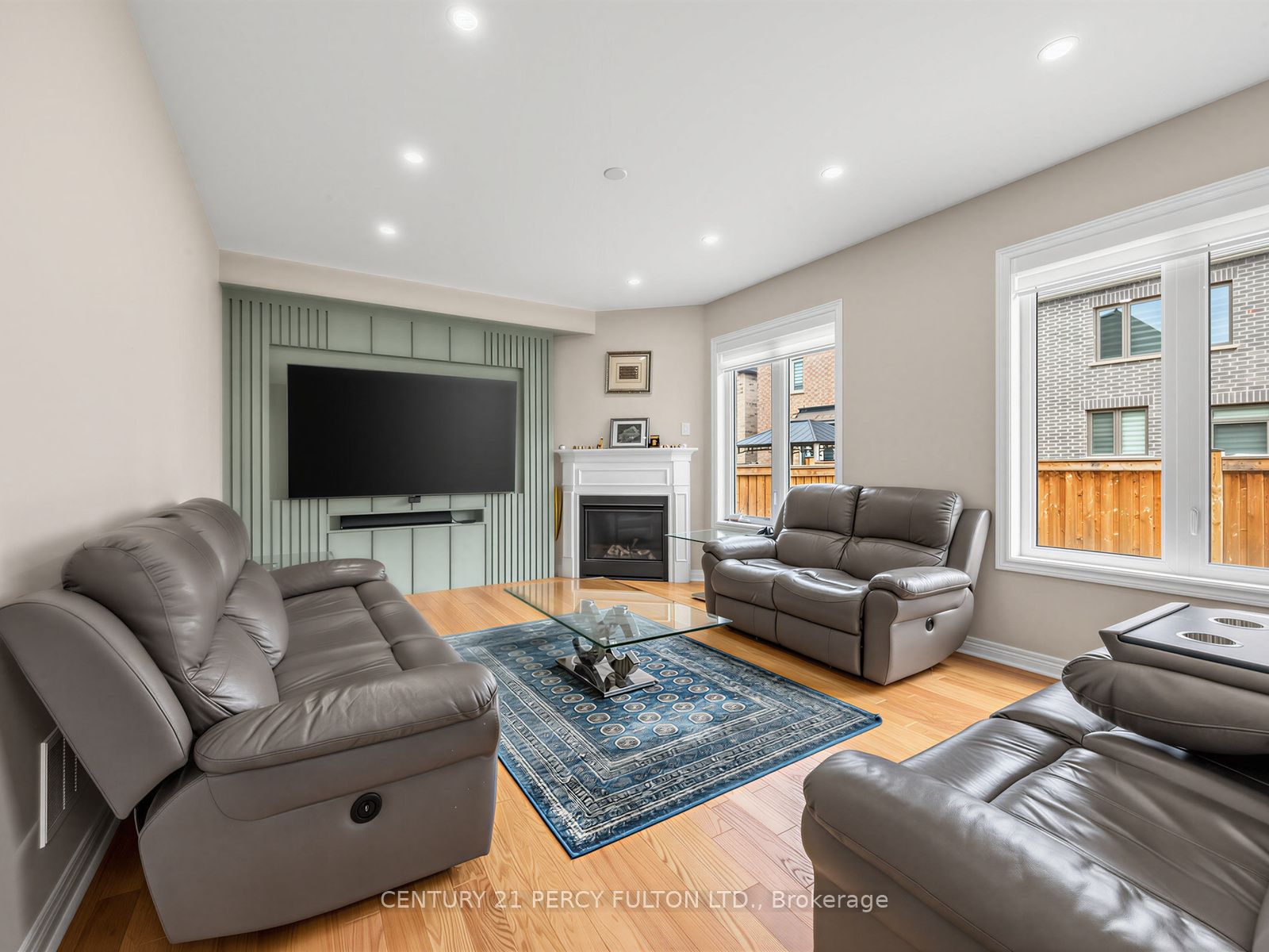 54 Farringdon Crescent Property Photo 3