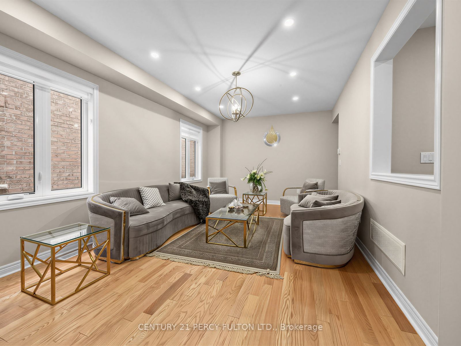 54 Farringdon Crescent Property Photo 6