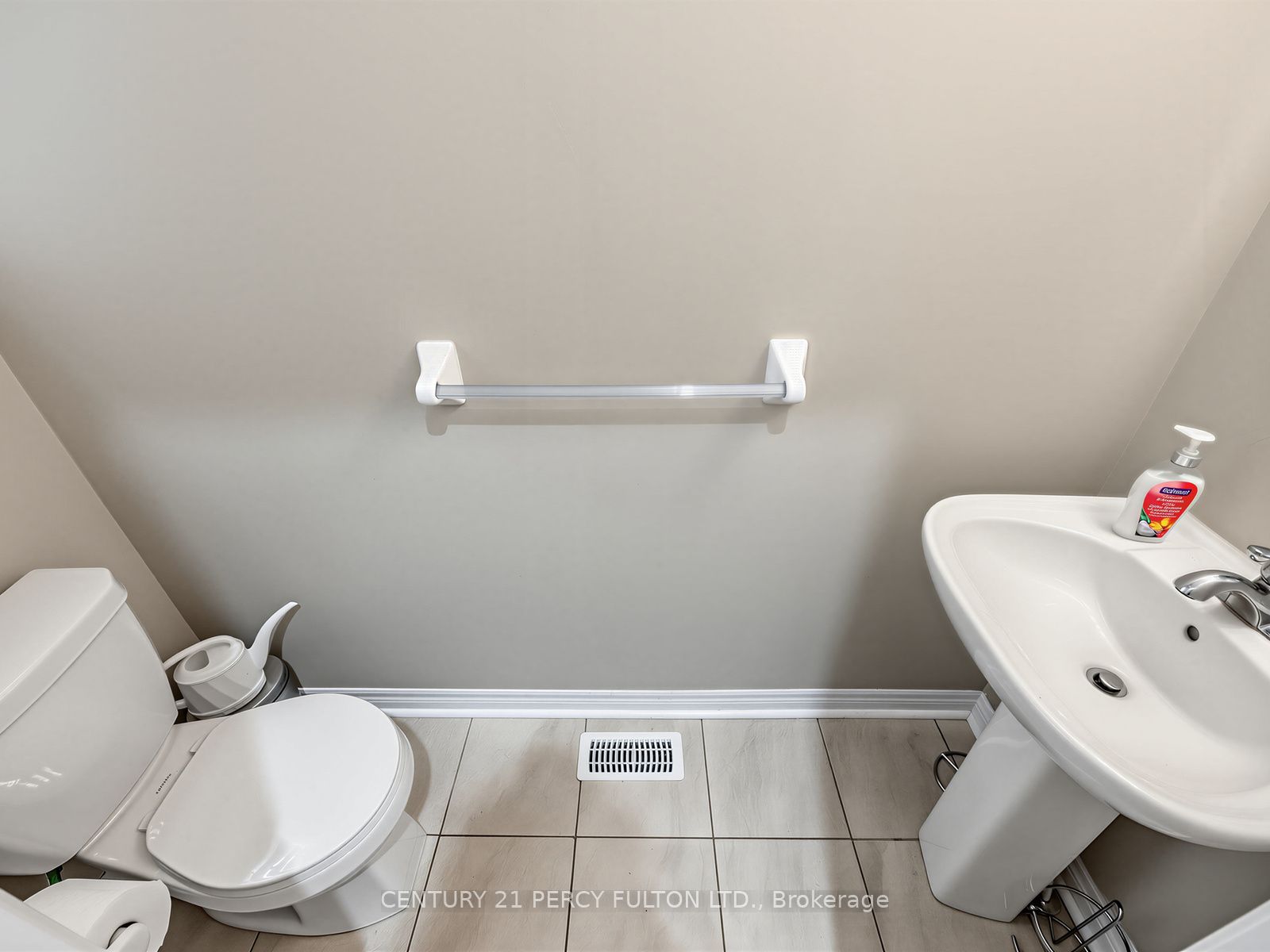 54 Farringdon Crescent Property Photo 8
