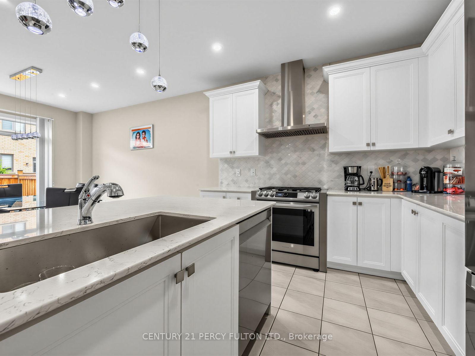 54 Farringdon Crescent Property Photo 12
