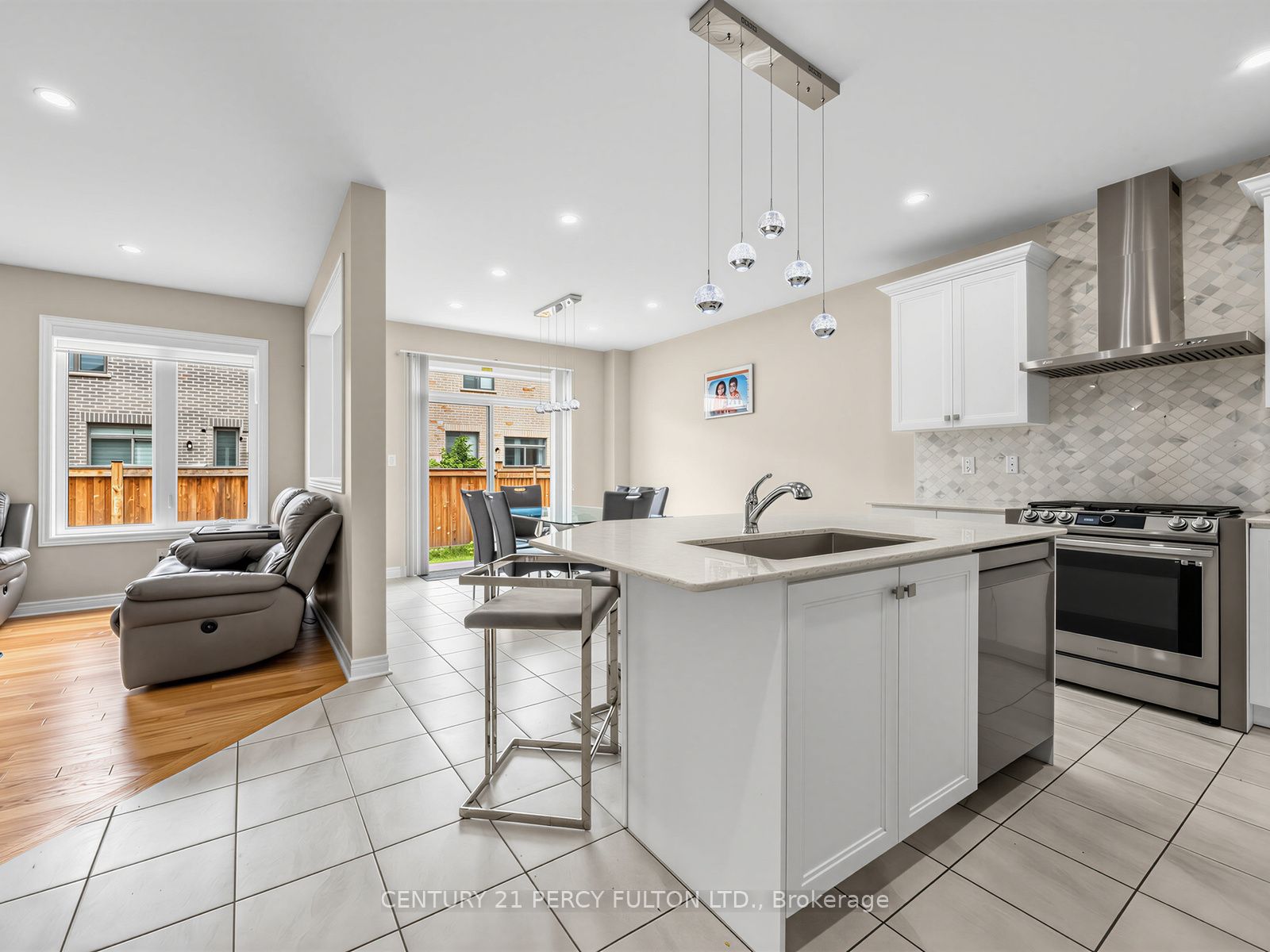 54 Farringdon Crescent Property Photo 15