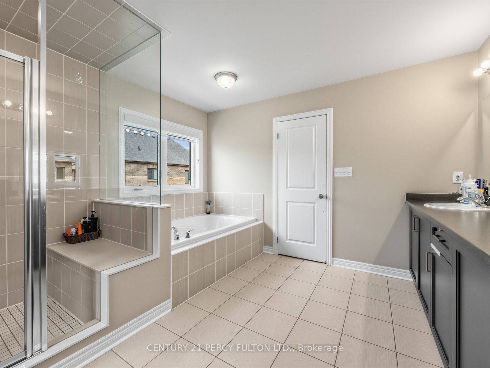 54 Farringdon Crescent Property Photo 30