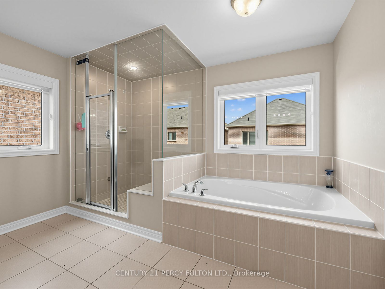 54 Farringdon Crescent Property Photo 31