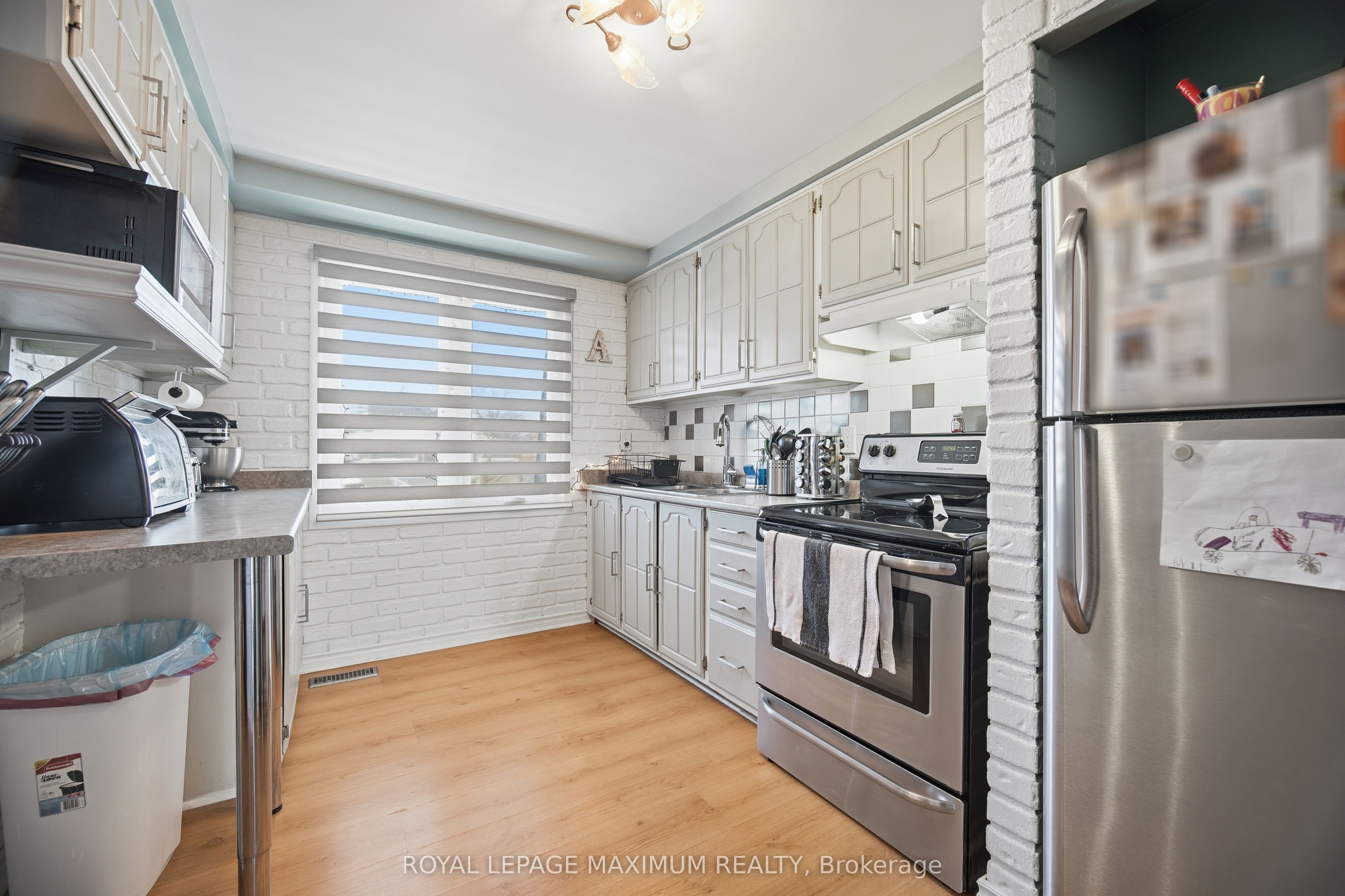 7493 Bybrook Drive Property Photo 4