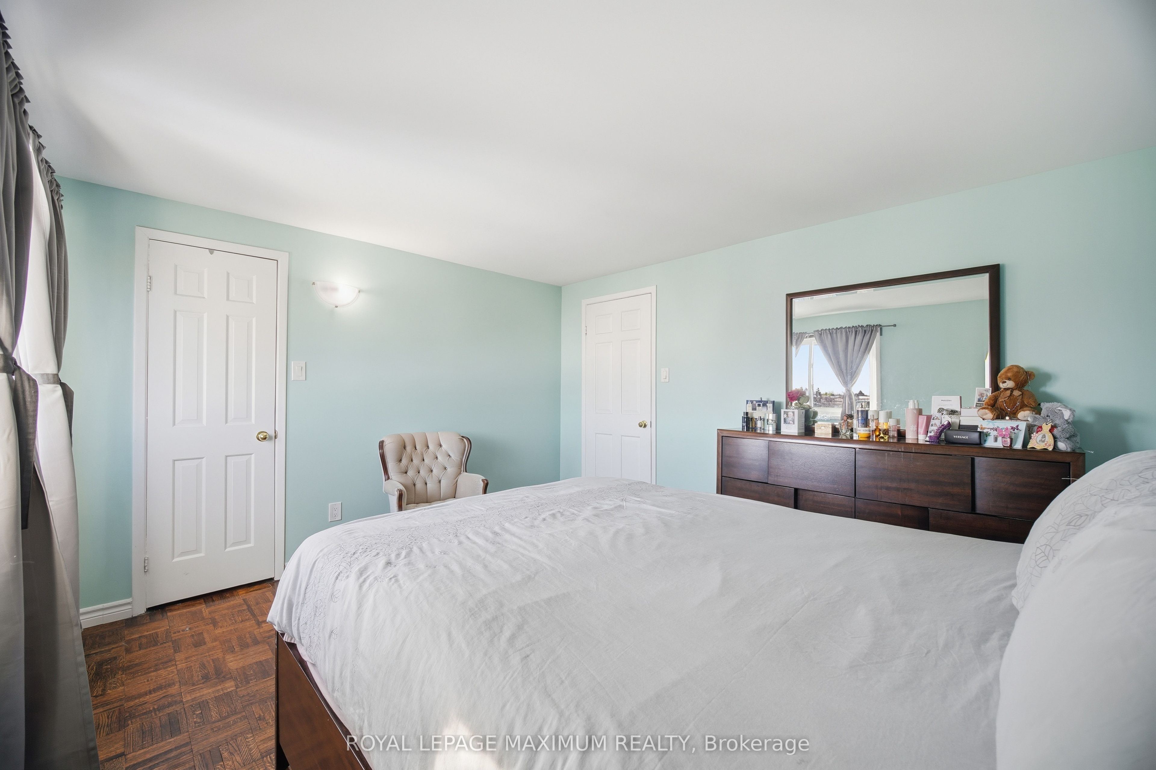 7493 Bybrook Drive Property Photo 12