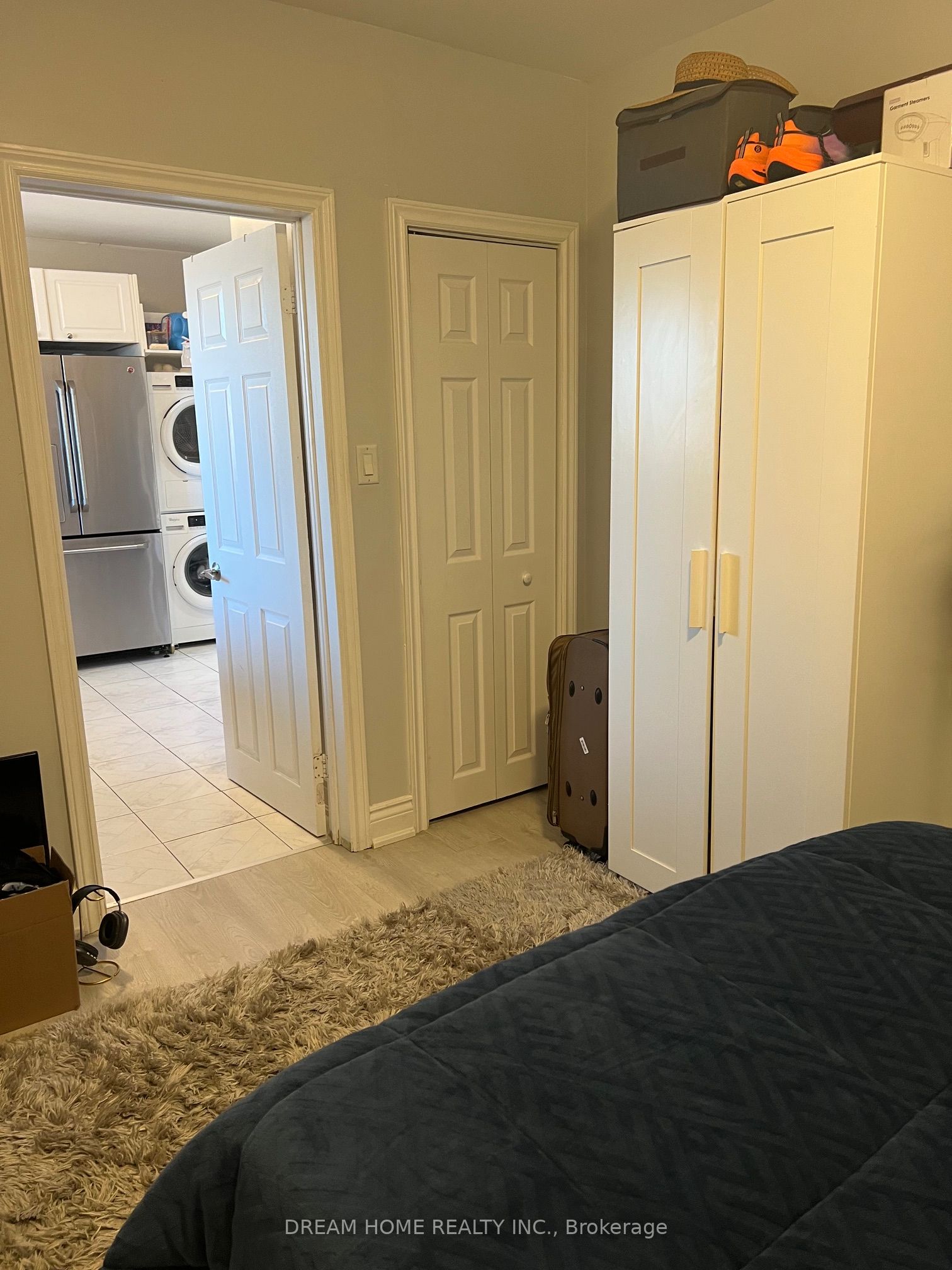 376 Blackthorn Avenue Upper Property Photo 14