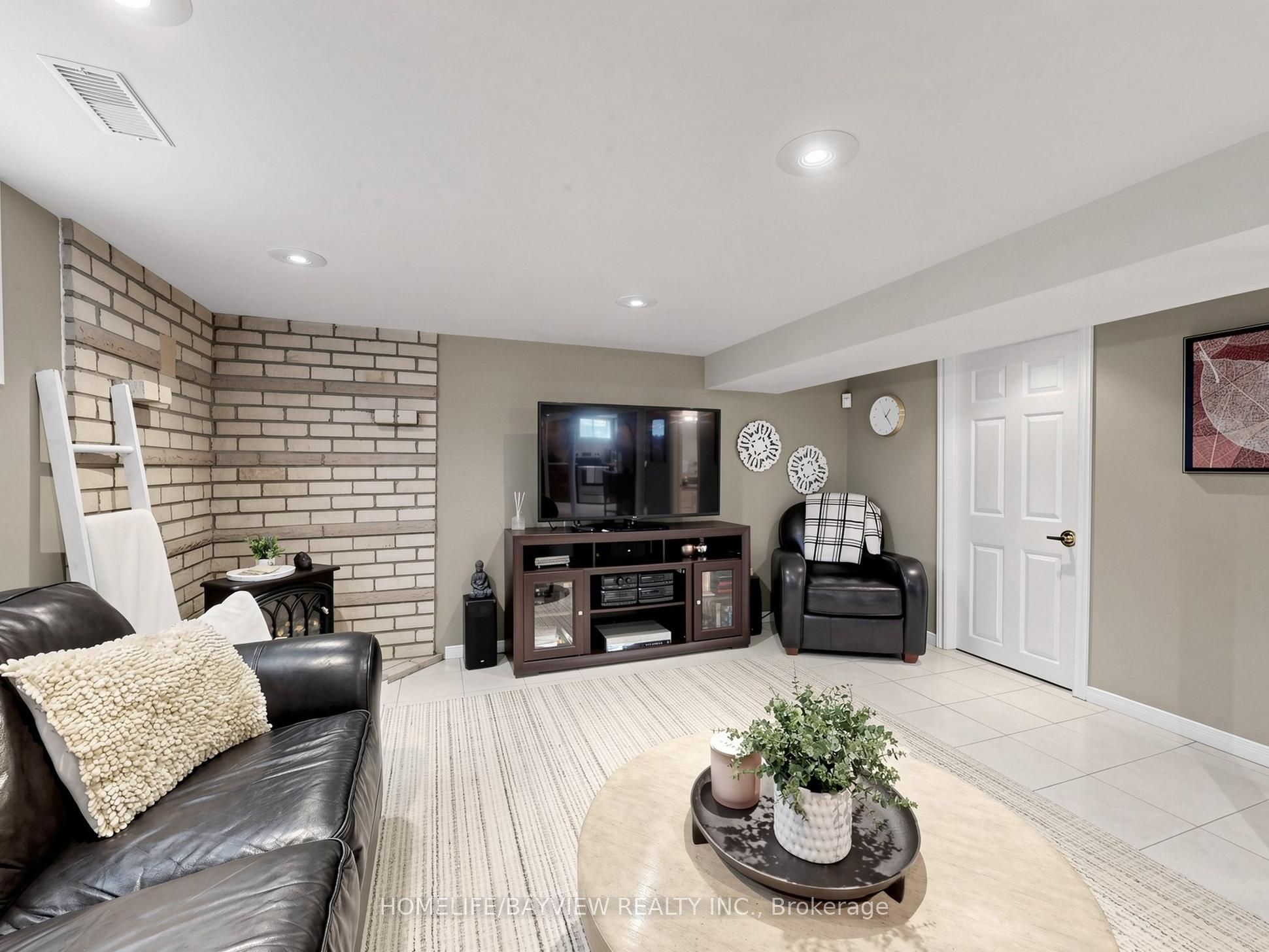 10 Woolton Crescent Property Photo 27