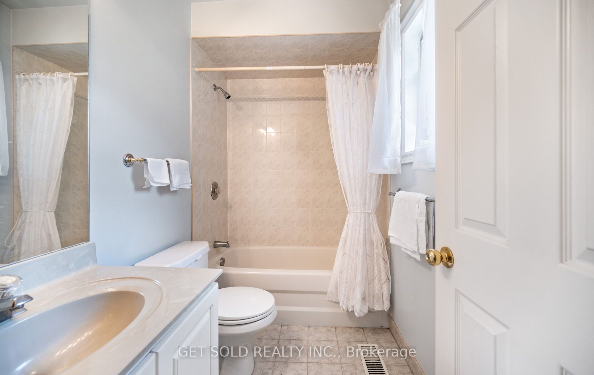 131 Clearbrooke Circle Property Photo 18