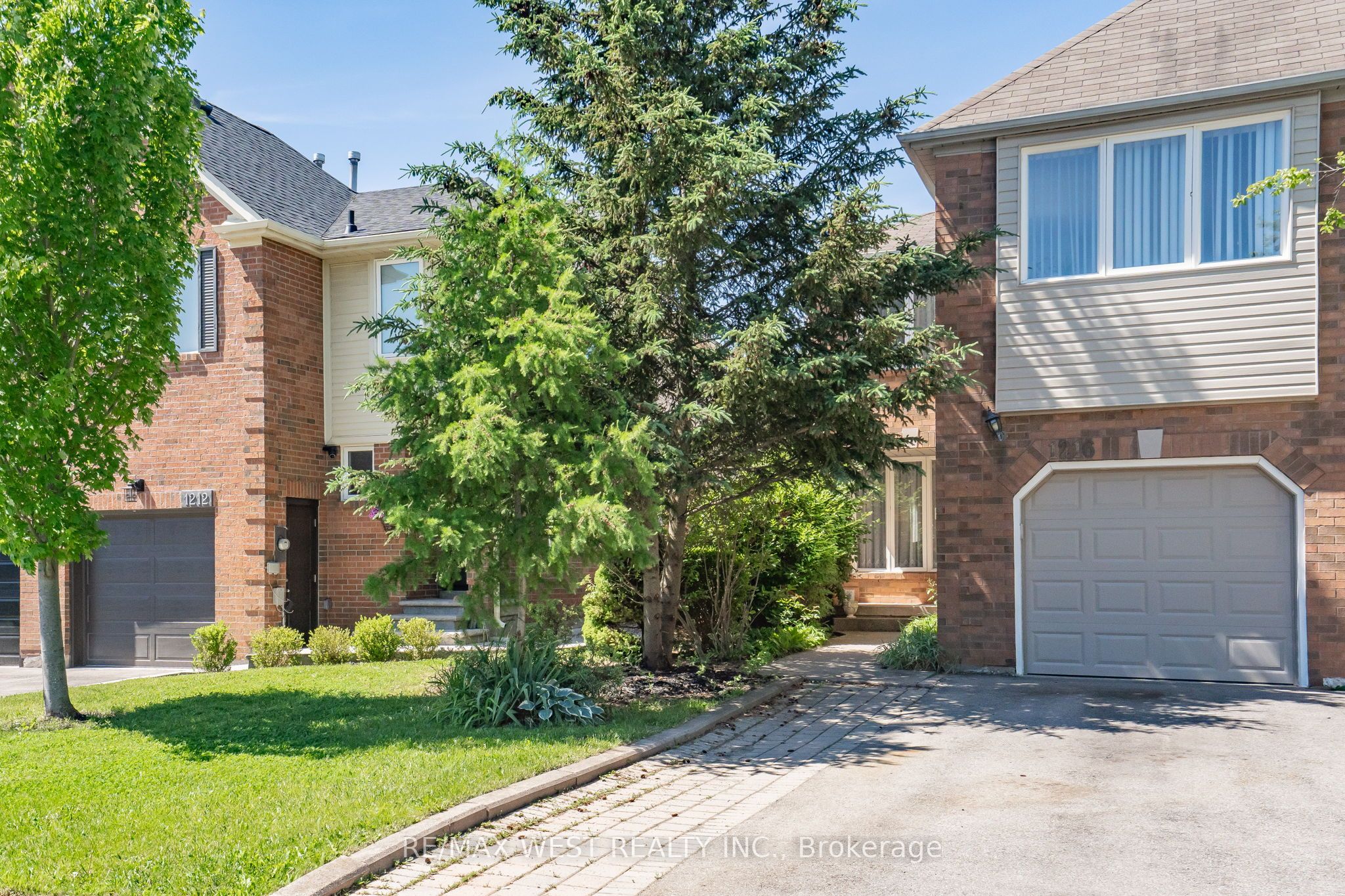 1216 Leewood Drive Property Photo 1