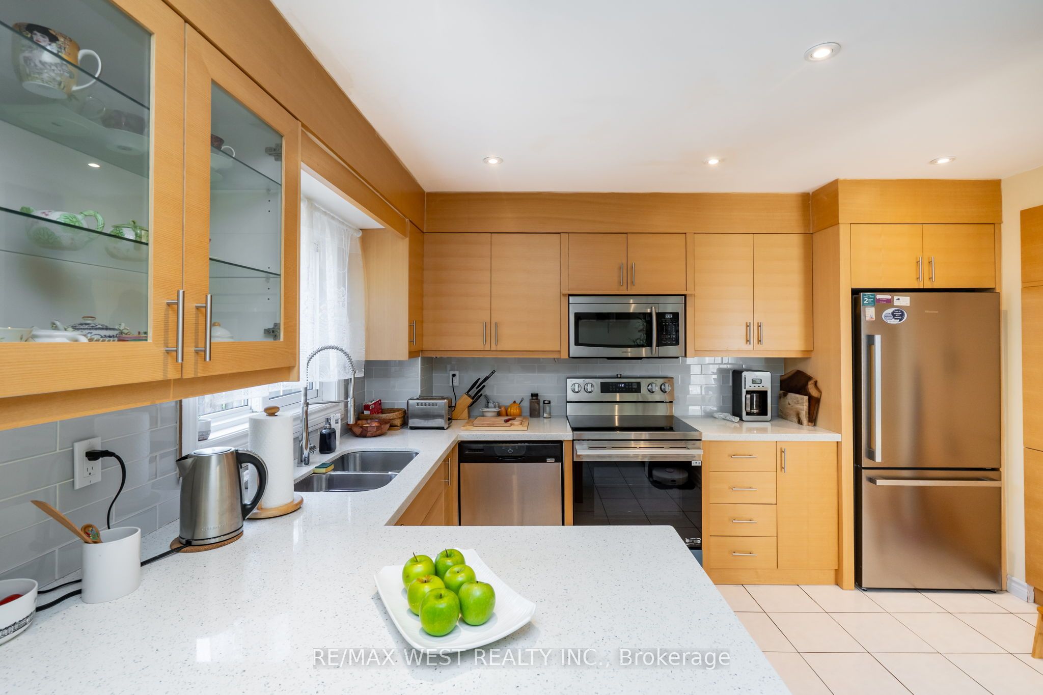 1216 Leewood Drive Property Photo 15