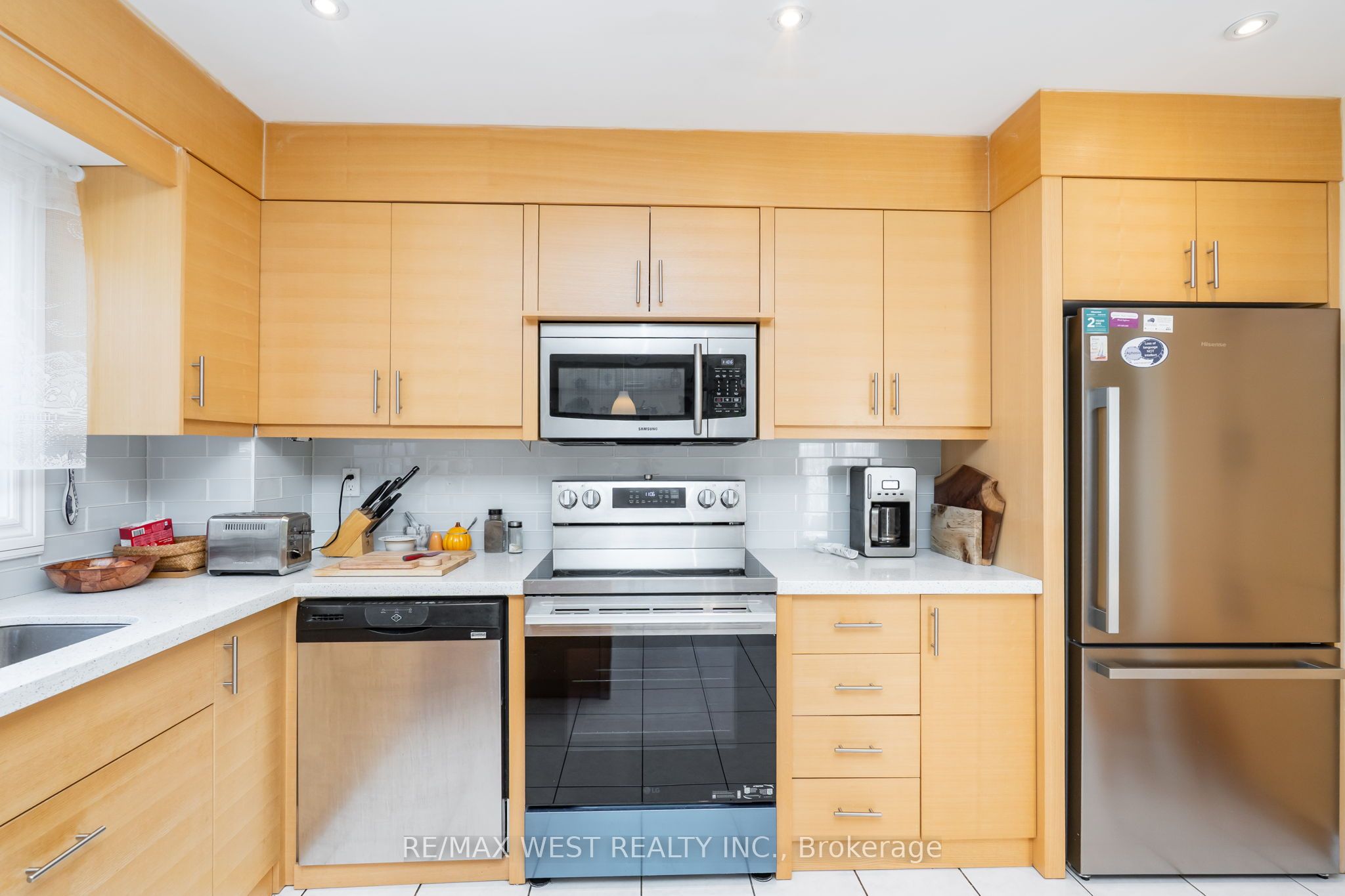 1216 Leewood Drive Property Photo 17